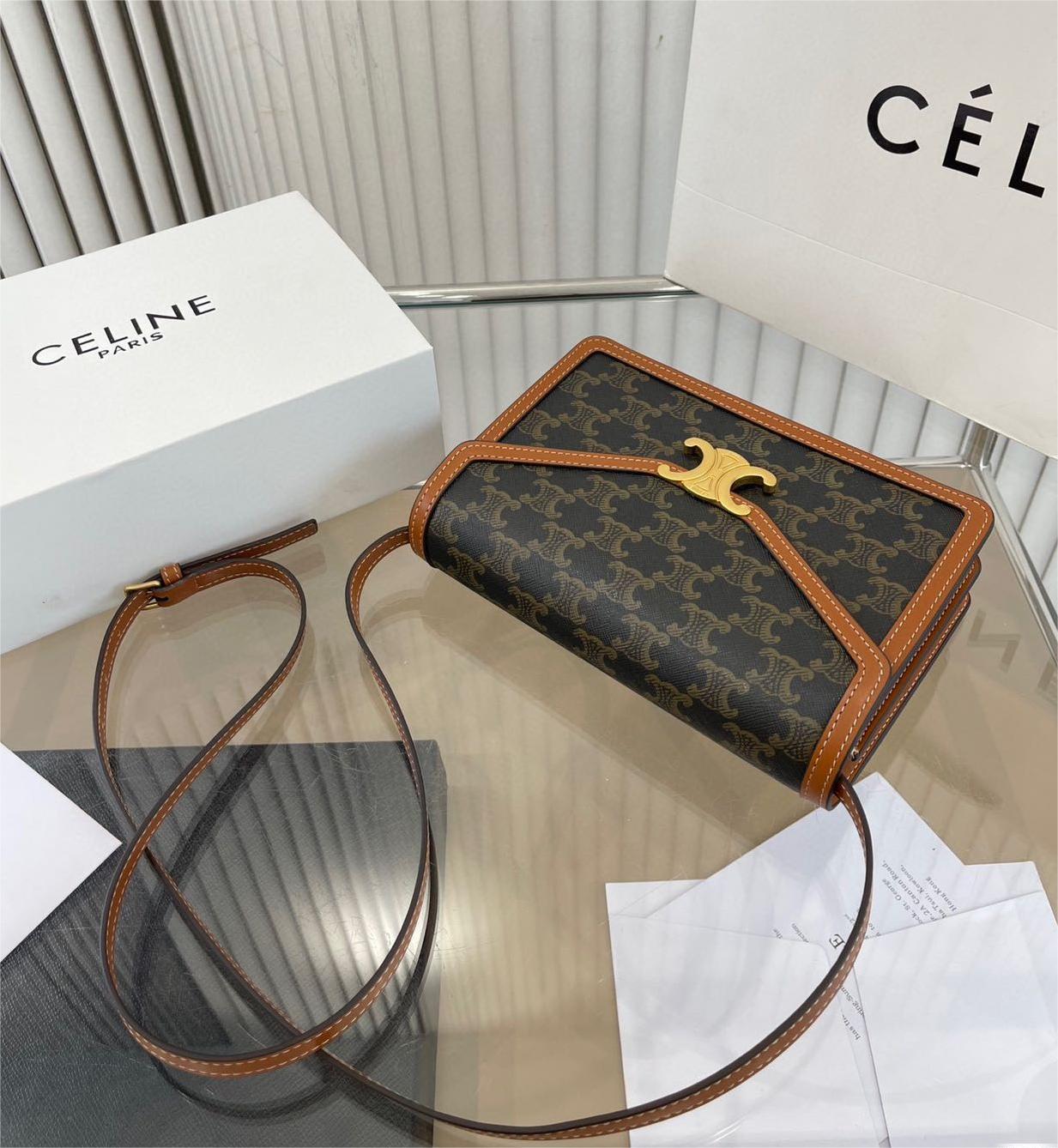 【CELINE】TEEN TRIOMPHE BAG IN CANVAS ショルダーバッグ