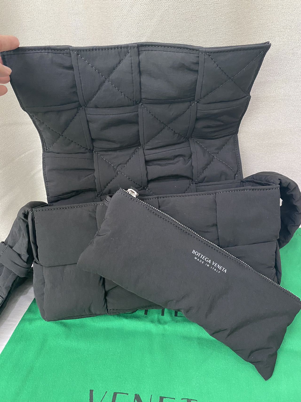 BOTTEGA VENETA/Tech Cassette クロスボディバッグ