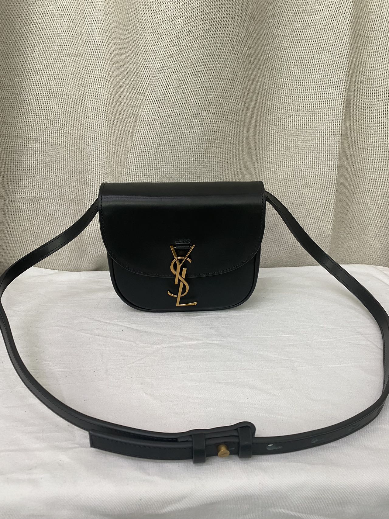 大人気サンローラン  ショルダーバッグ