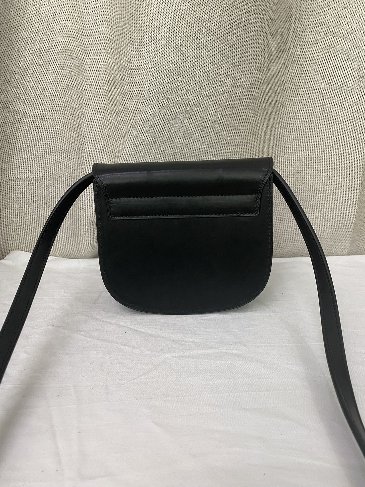 大人気サンローラン  ショルダーバッグ