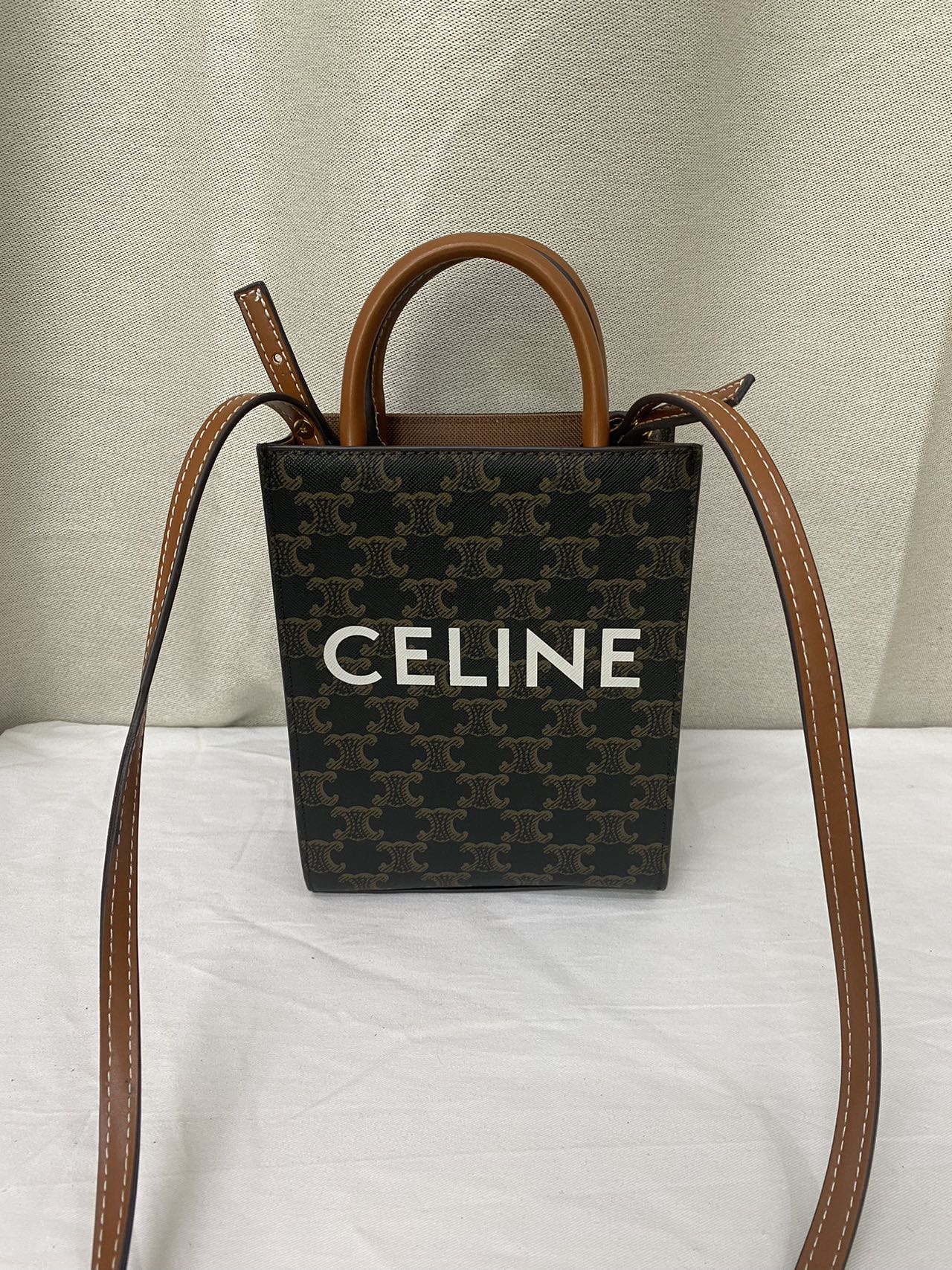 CELINE  MINI VERTICAL CABAS☆トリオンフキャンバス