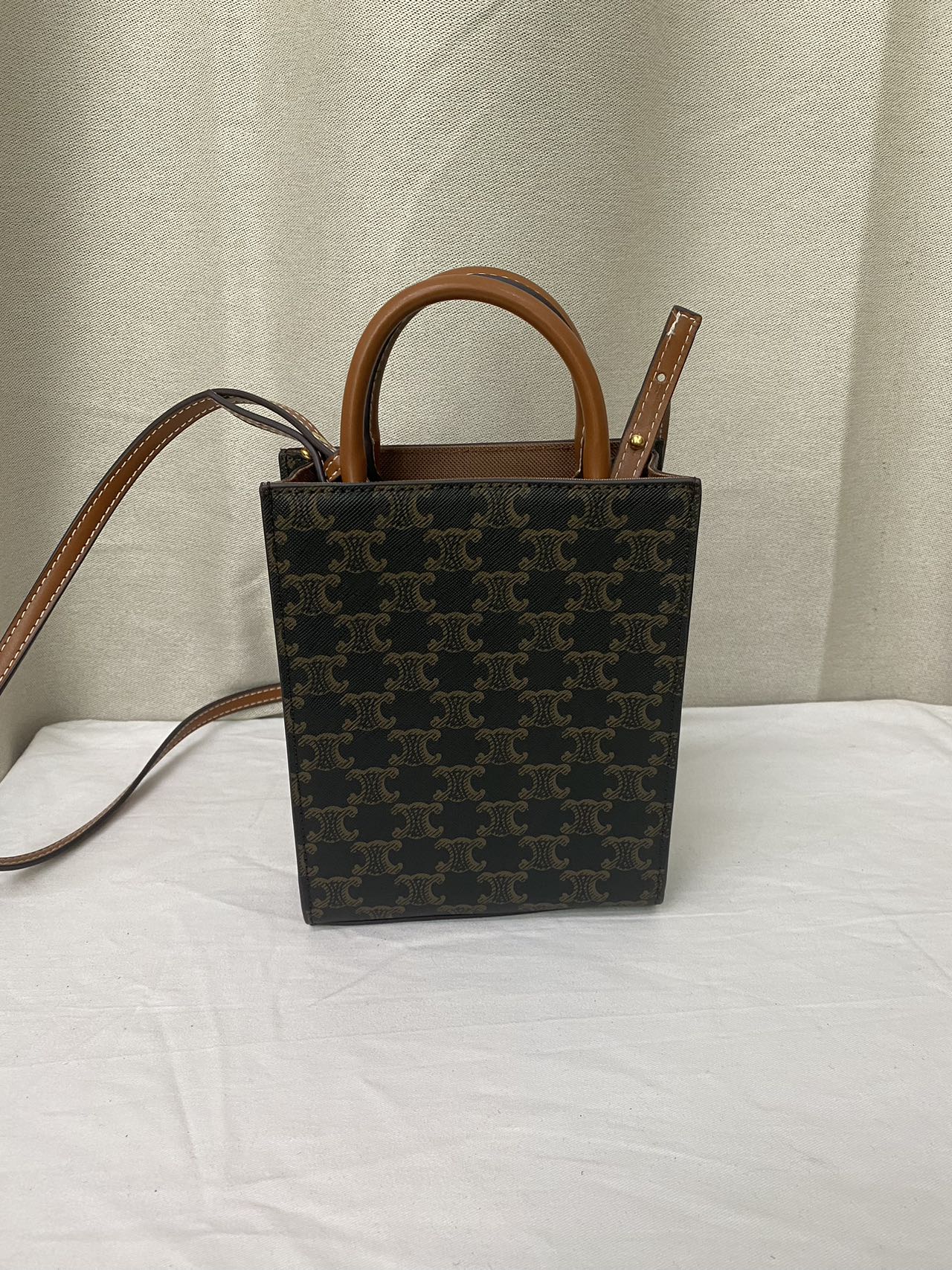 CELINE  MINI VERTICAL CABAS☆トリオンフキャンバス