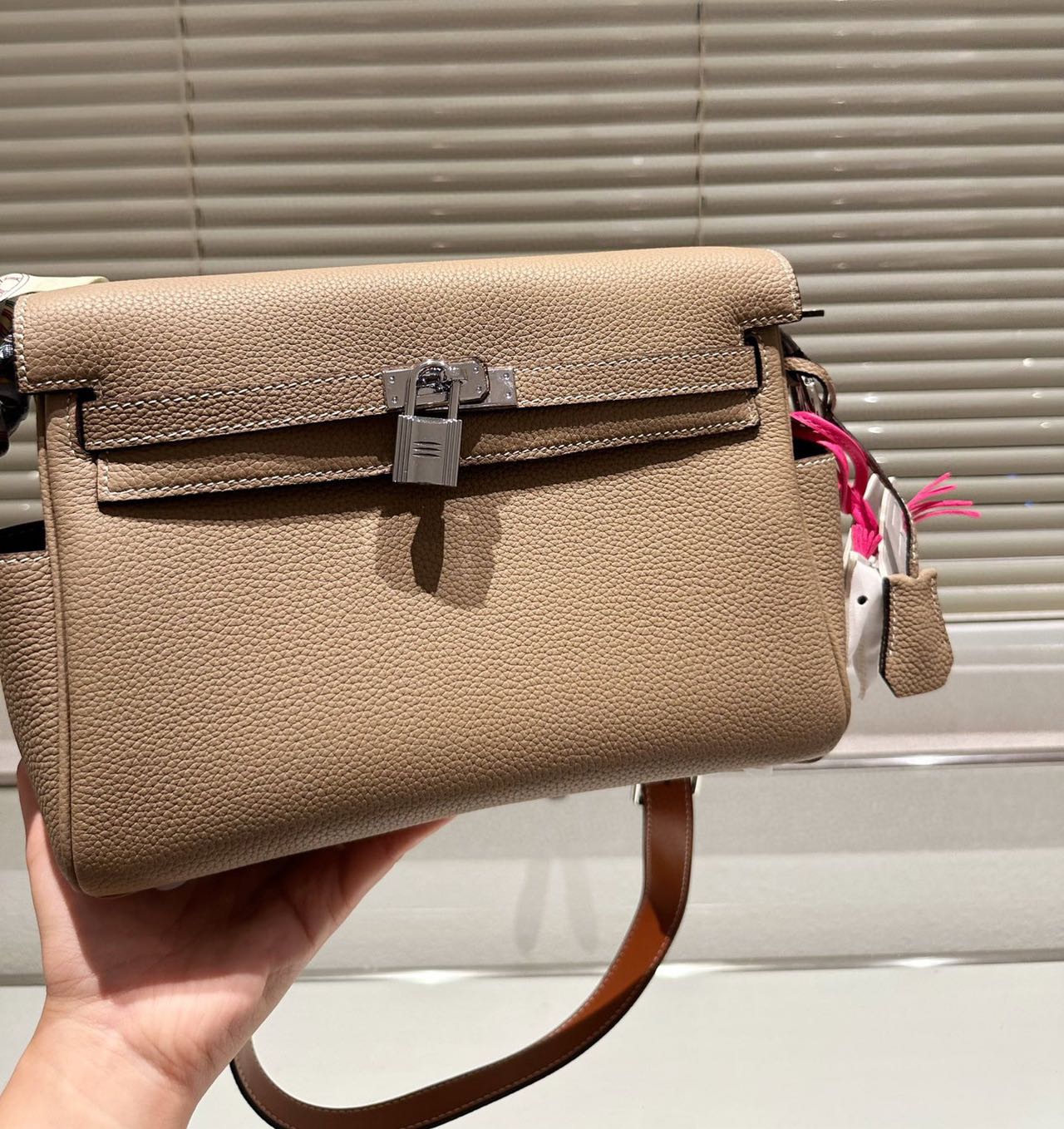 Hermes KELLY ２５ ショルダーバッグ