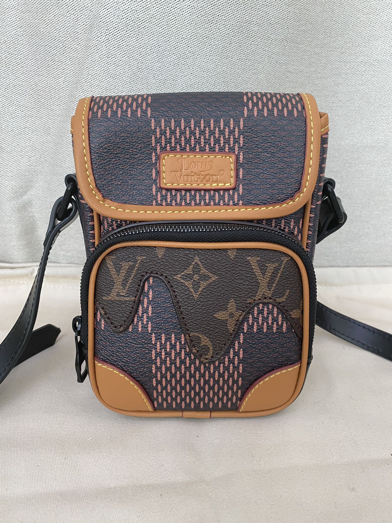 Louis Vuitton x Nigo アマゾン スリングバッグ