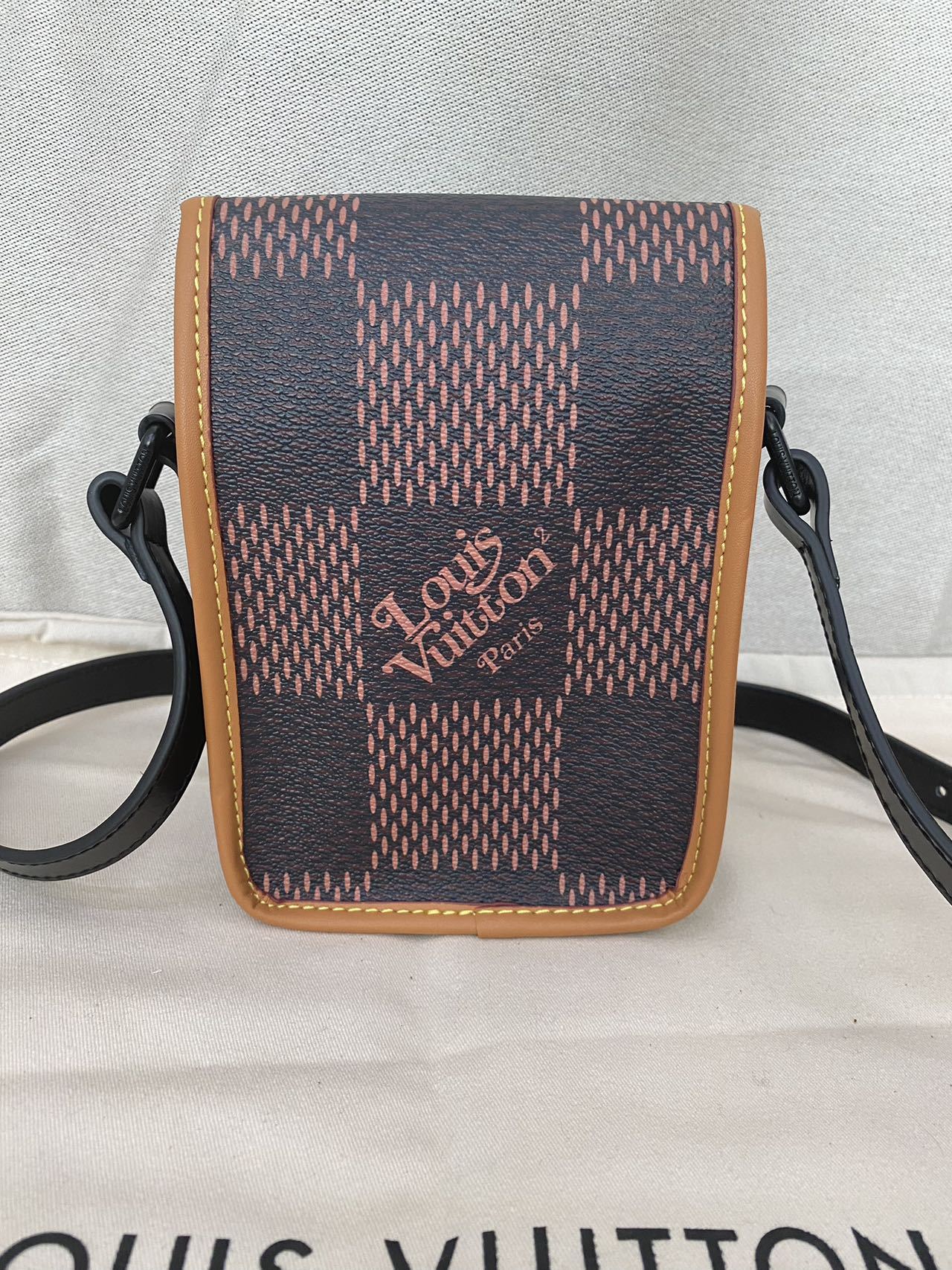 Louis Vuitton x Nigo アマゾン スリングバッグ