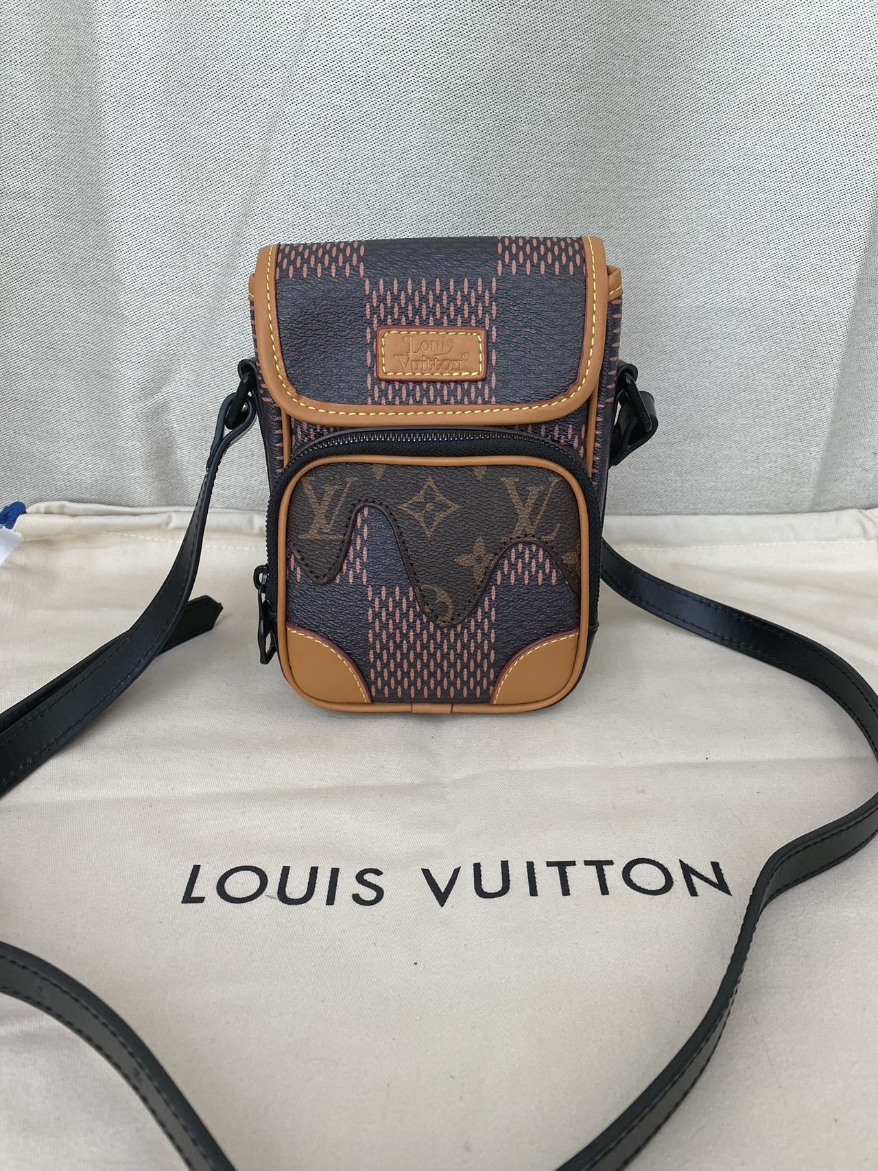 Louis Vuitton x Nigo アマゾン スリングバッグ