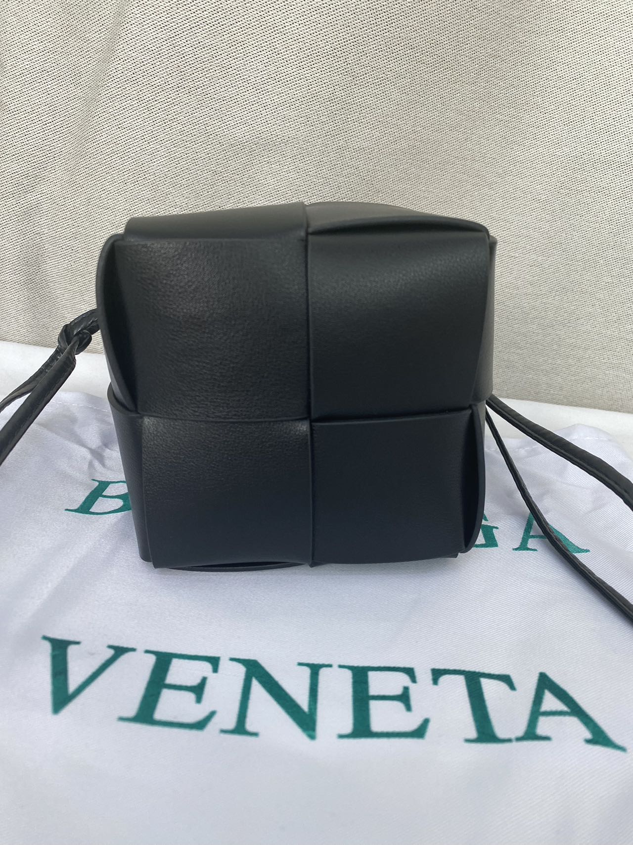 BOTTEGA VENETA バケット ミニ ショルダーバッグ
