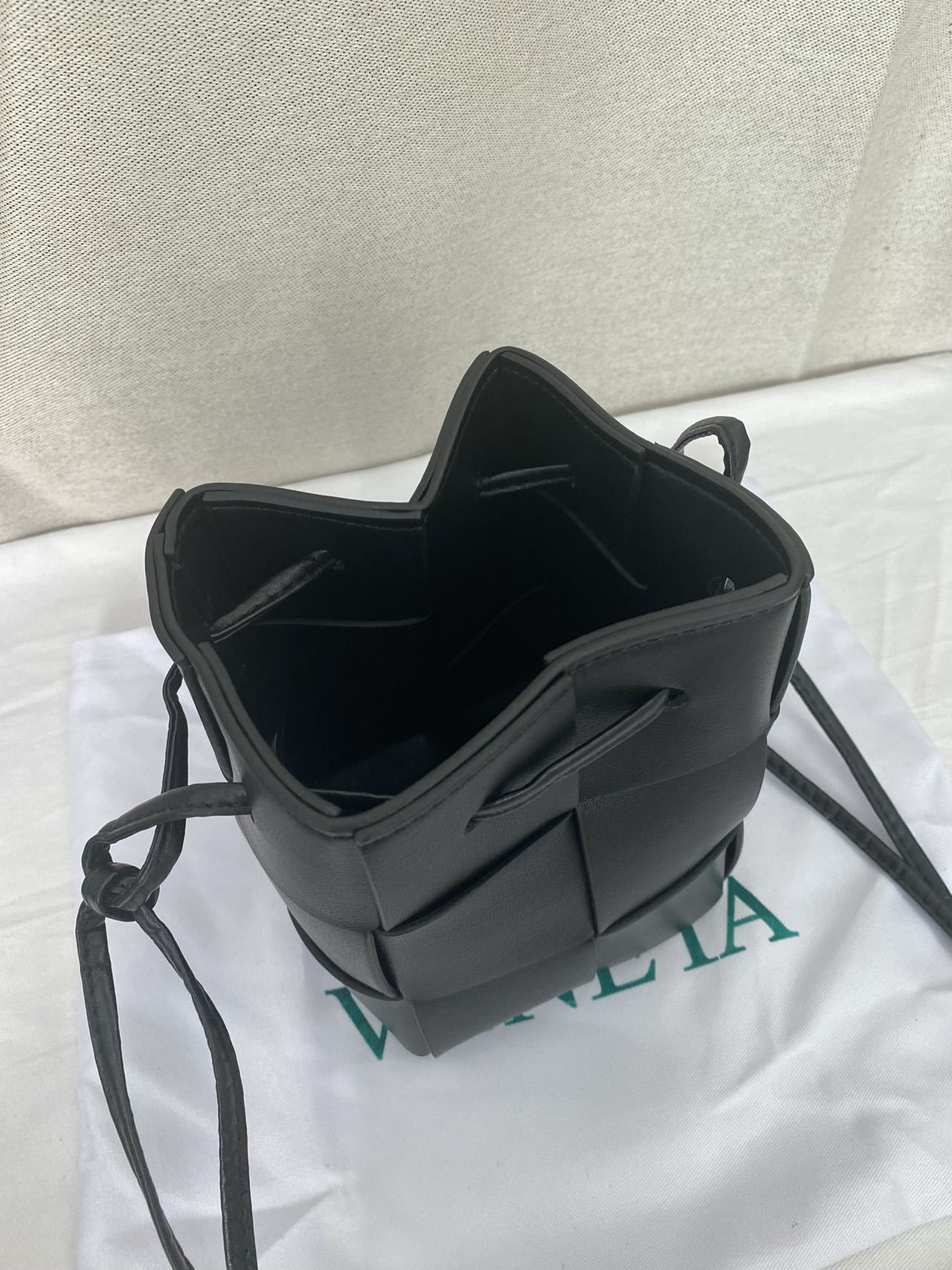 BOTTEGA VENETA バケット ミニ ショルダーバッグ