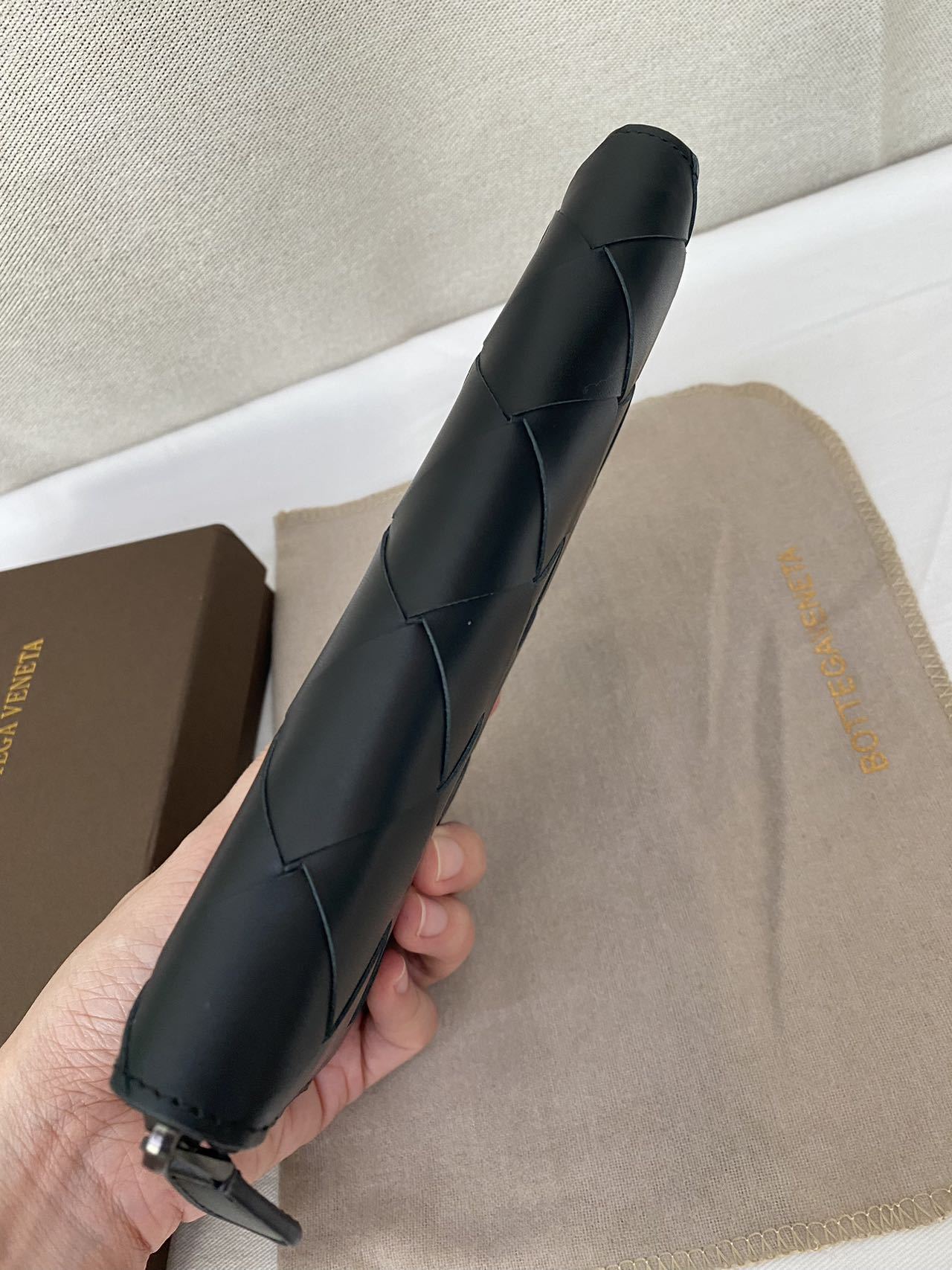 BOTTEGA VENETA 　ジップアラウンドウォレット