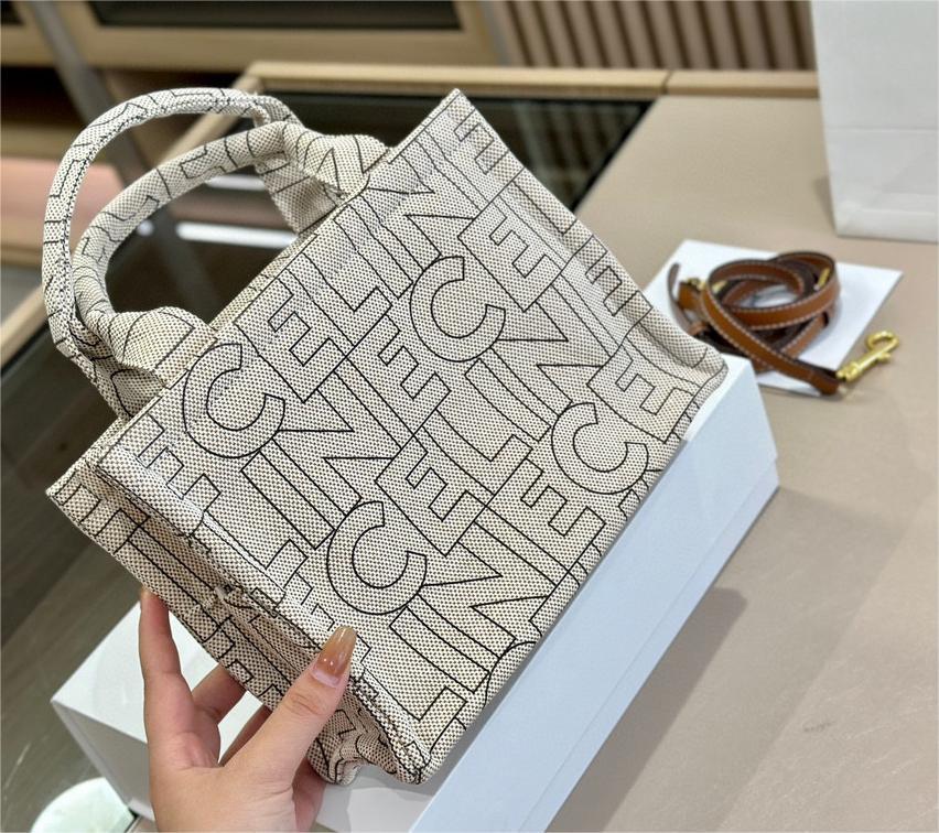 CELINE ☆ スモール カバ タイス / CELINEロゴ入りテキスタイル