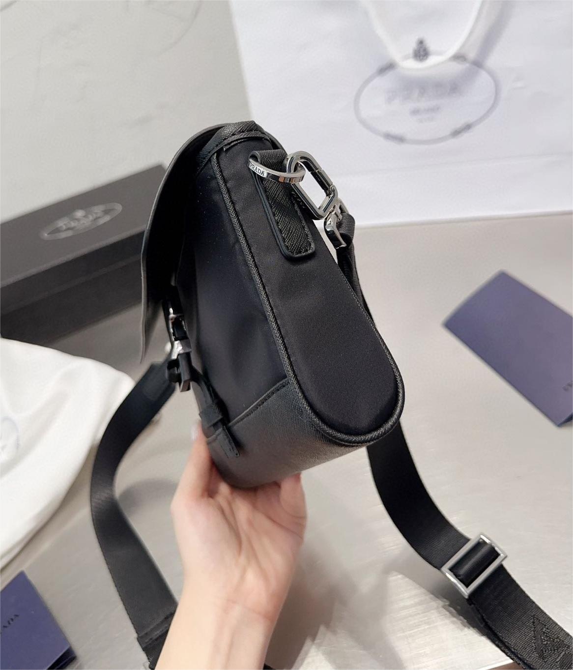 ★PRADA★ロゴ プラダ ナイロン ショルダーバッグ★