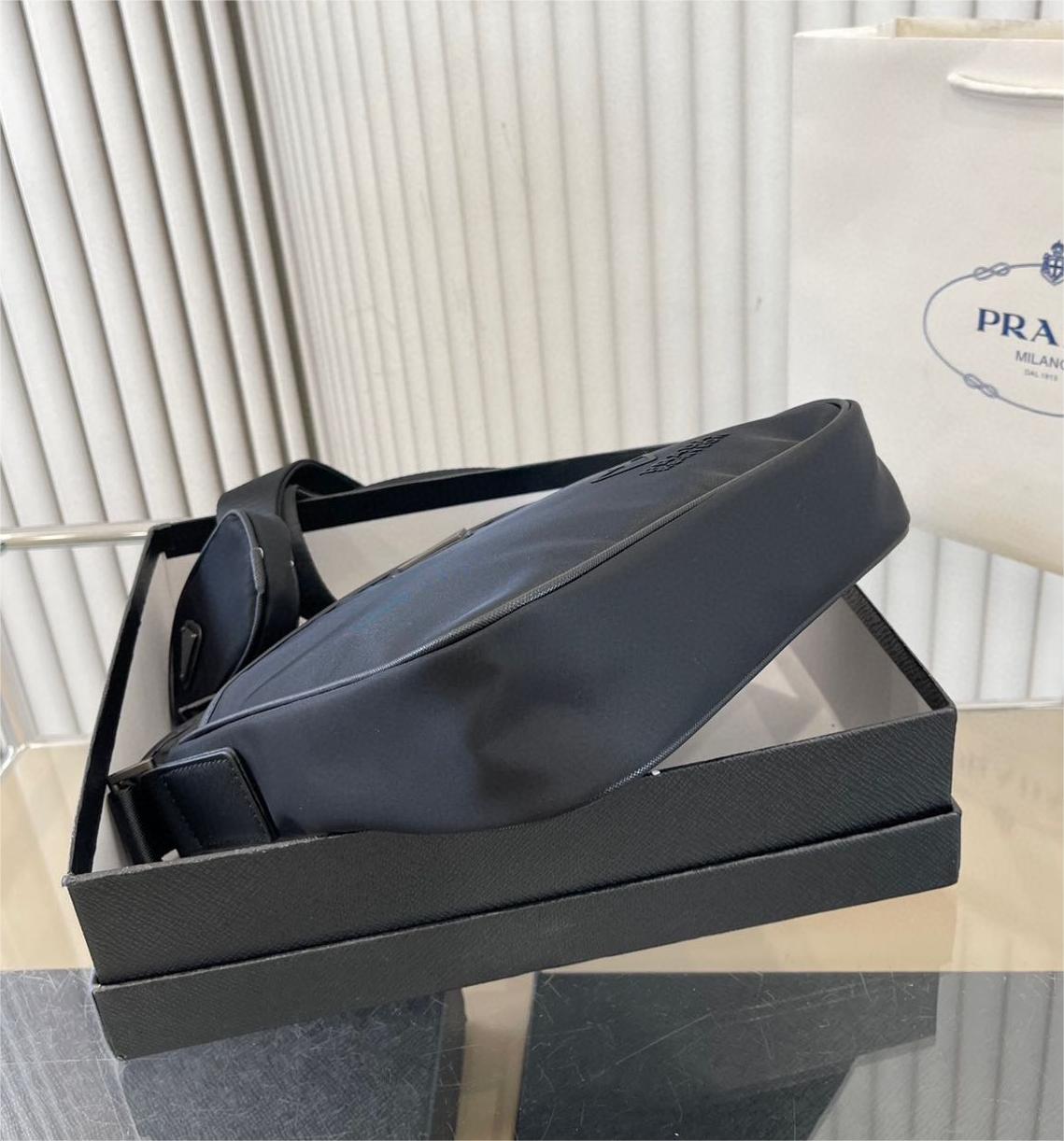 ☆PRADA☆RENYLON ロゴ ショルダーバッグ