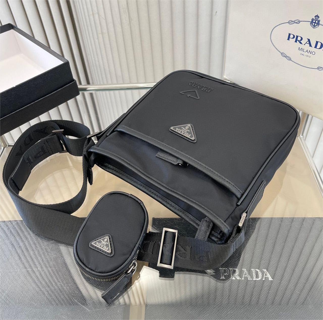 ☆PRADA☆RENYLON ロゴ ショルダーバッグ
