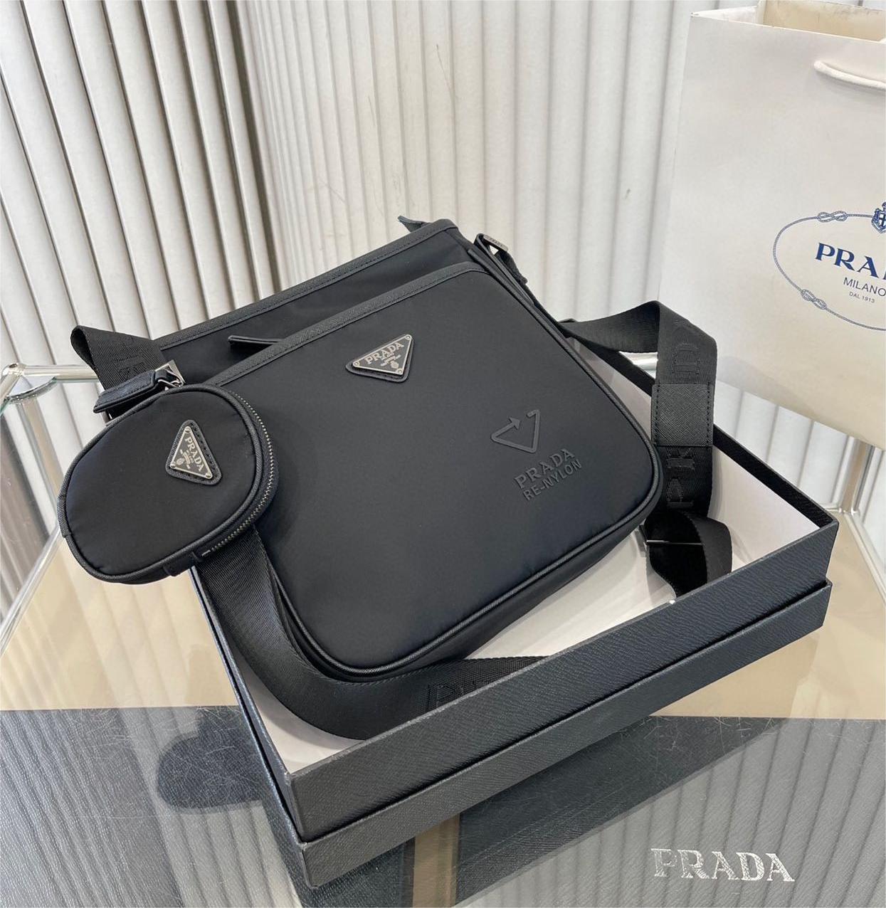 ☆PRADA☆RENYLON ロゴ ショルダーバッグ