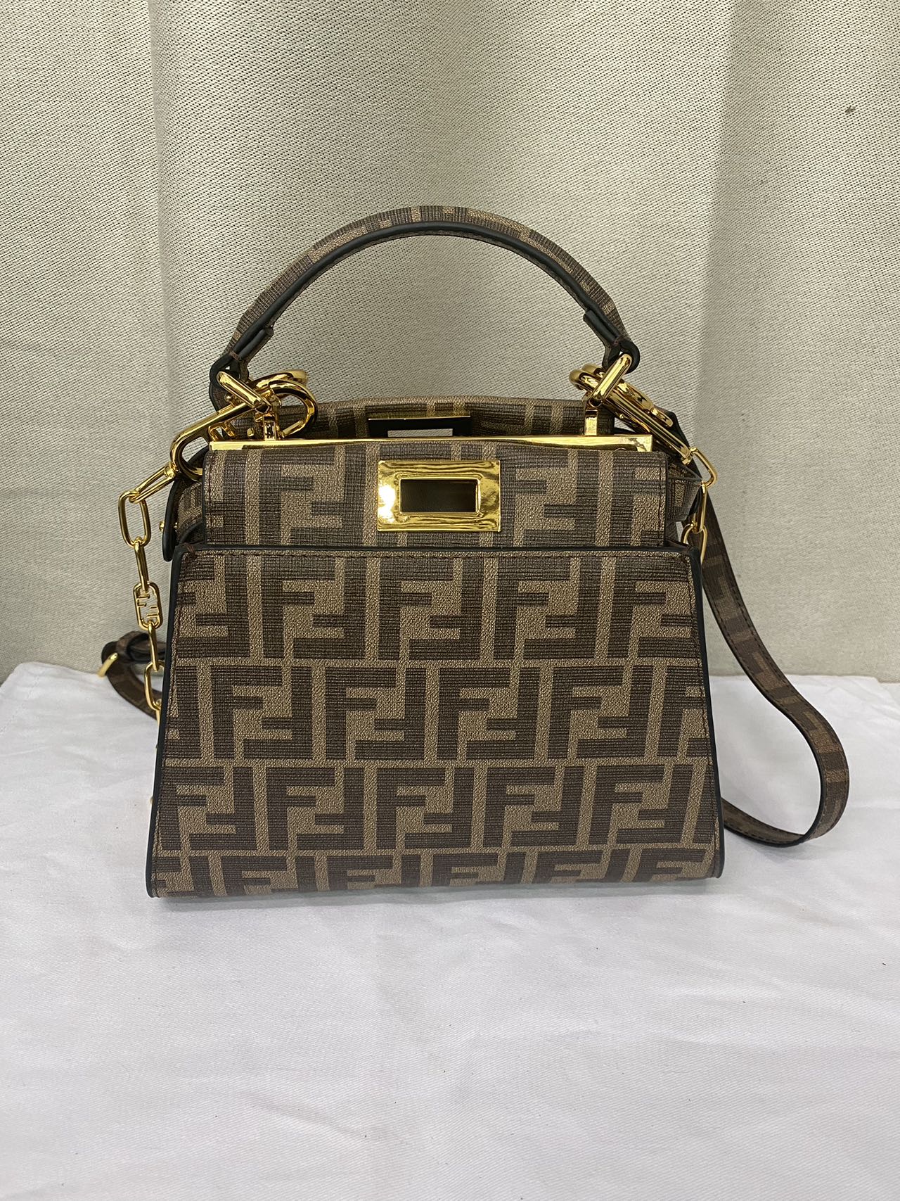 【FENDI★フェンディ】ショルダーバッグ