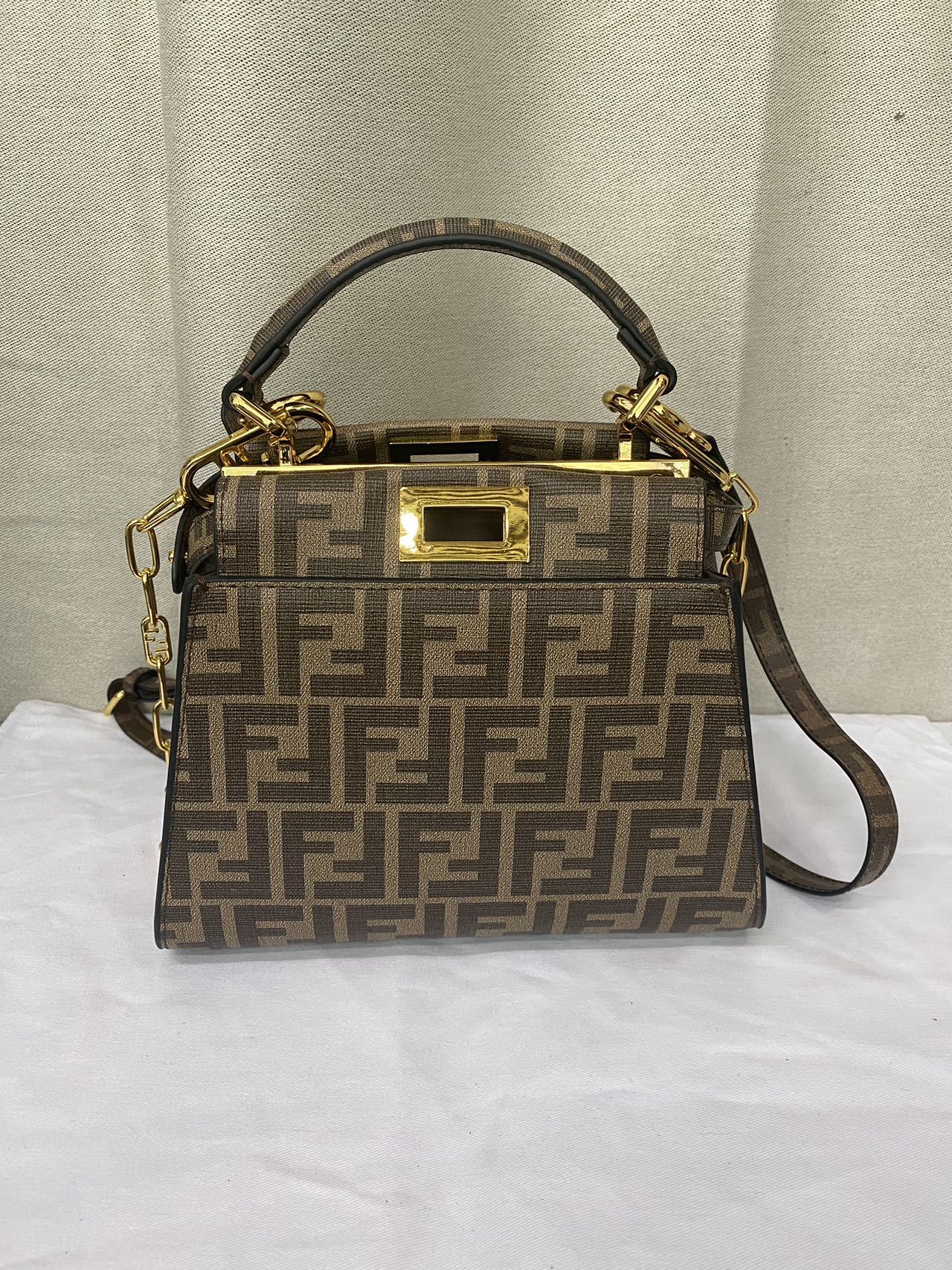 【FENDI★フェンディ】ショルダーバッグ