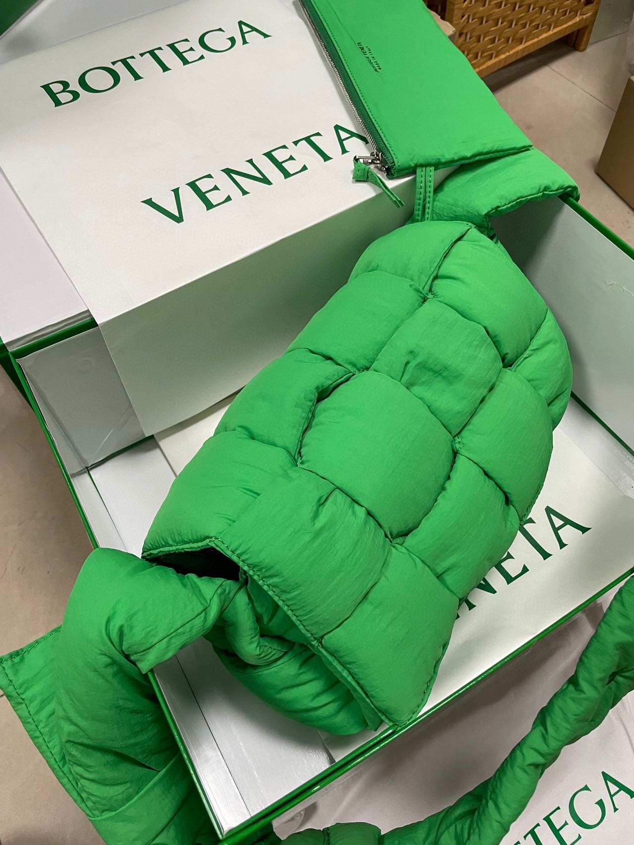 ★BOTTEGA VENETA★CASSET パデッド テック カセット