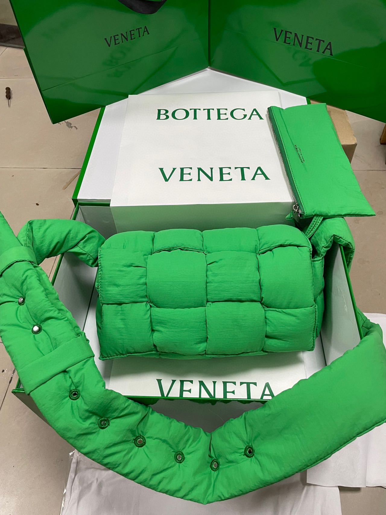 ★BOTTEGA VENETA★CASSET パデッド テック カセット