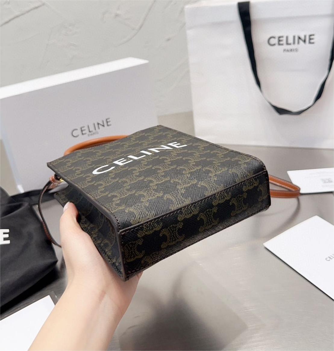 CELINE MINI VERTICAL CABAS☆トリオンフキャンバス