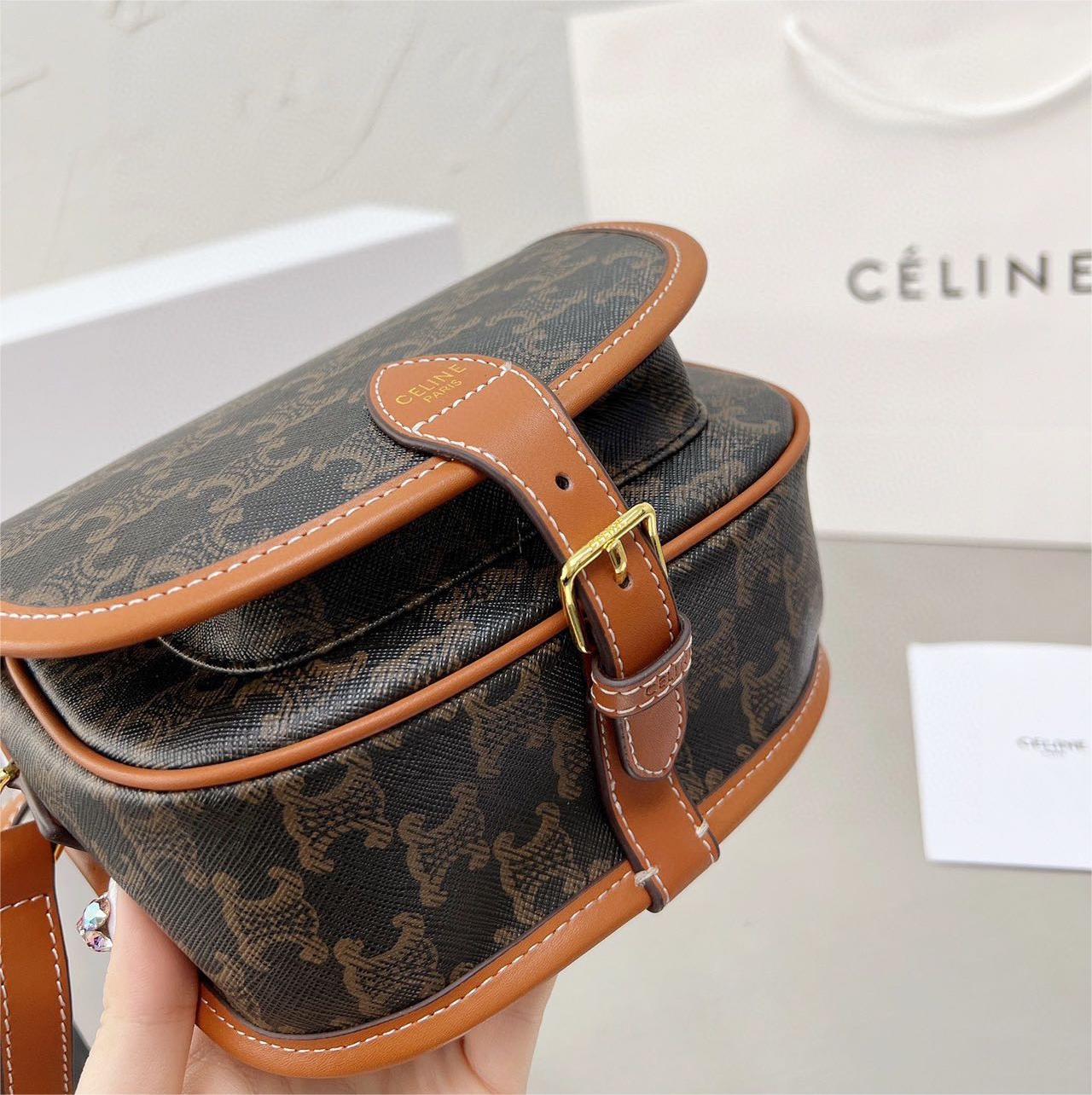 CELINE ファルコ ミディアム バッグ トリオンフキャンバス タン