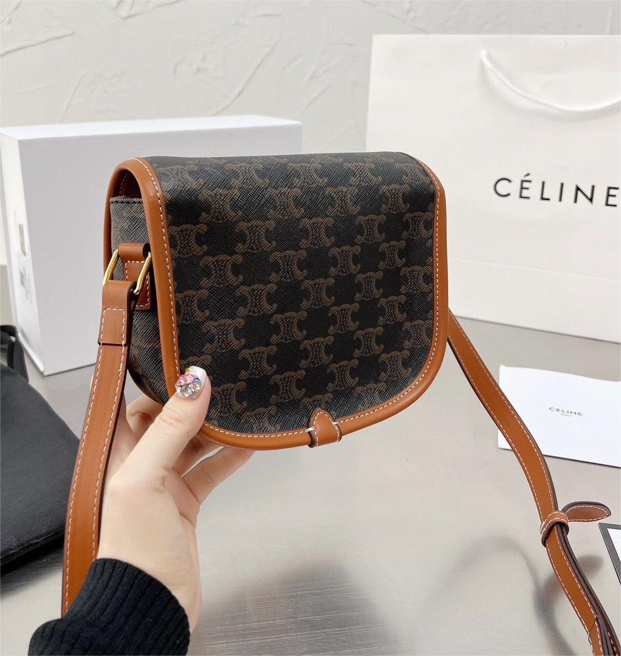 CELINE ファルコ ミディアム バッグ トリオンフキャンバス タン