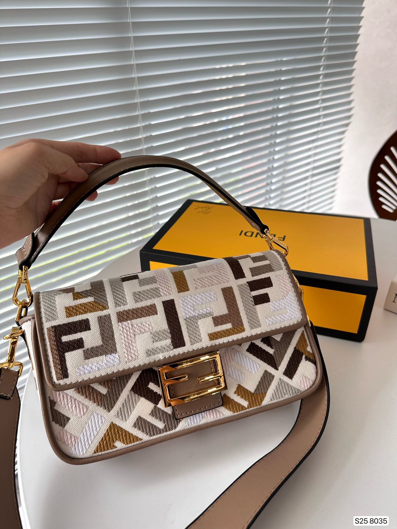 FENDI　ショルダーバッグ