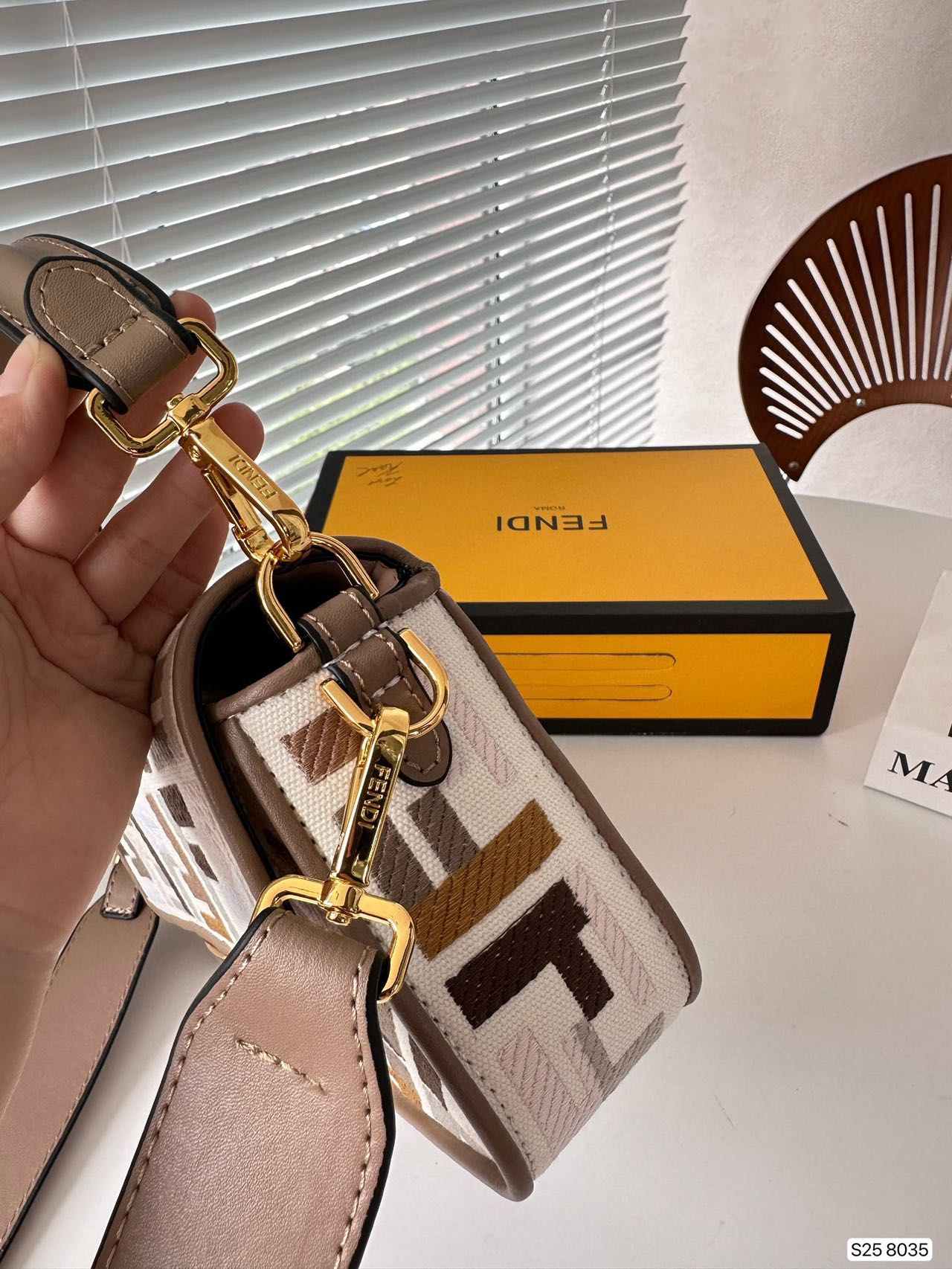 FENDI　ショルダーバッグ