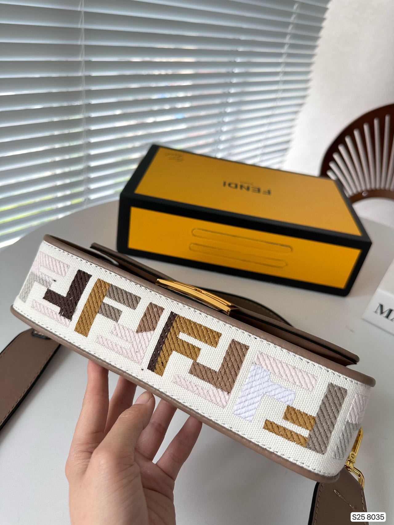 FENDI　ショルダーバッグ