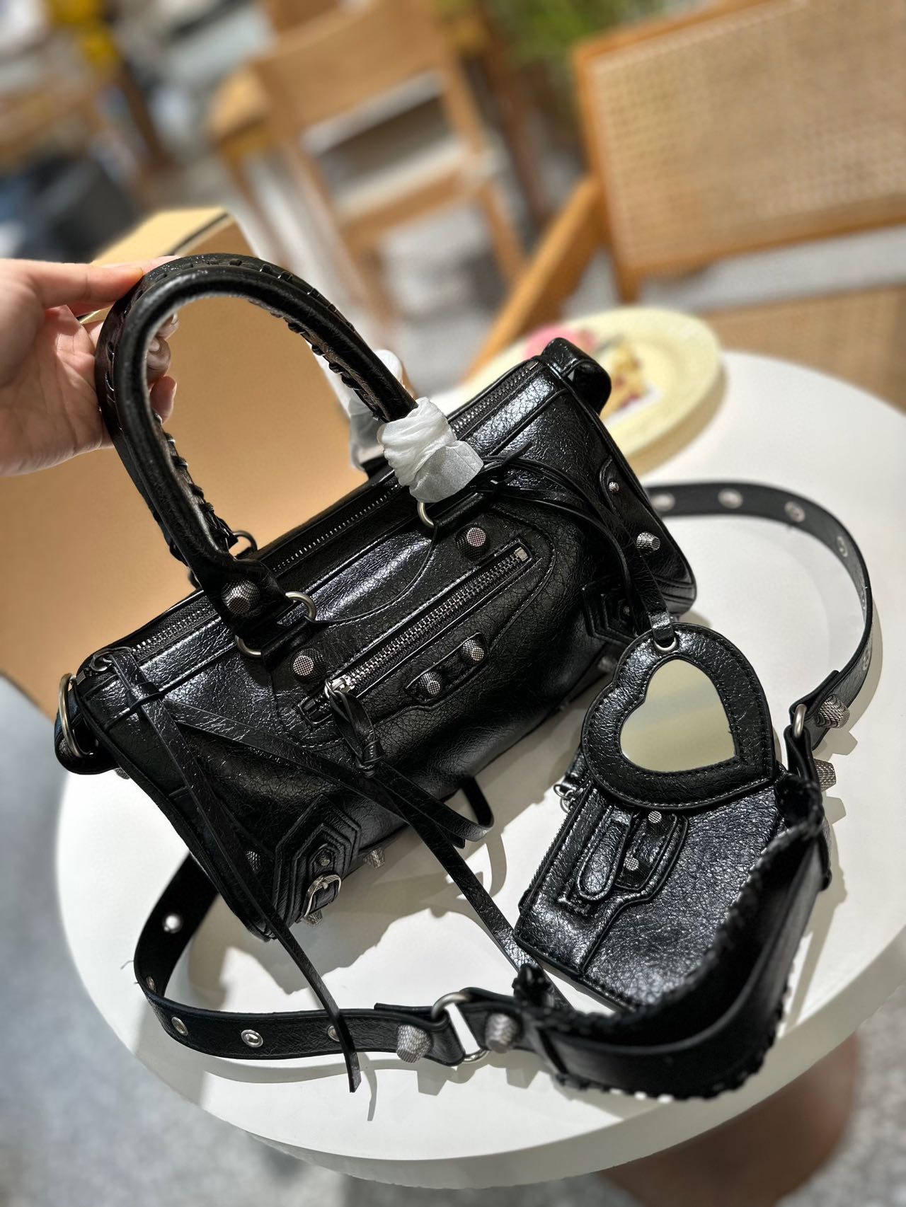 BALENCIAGA ☆ Le Cagole ショルダーバッグ