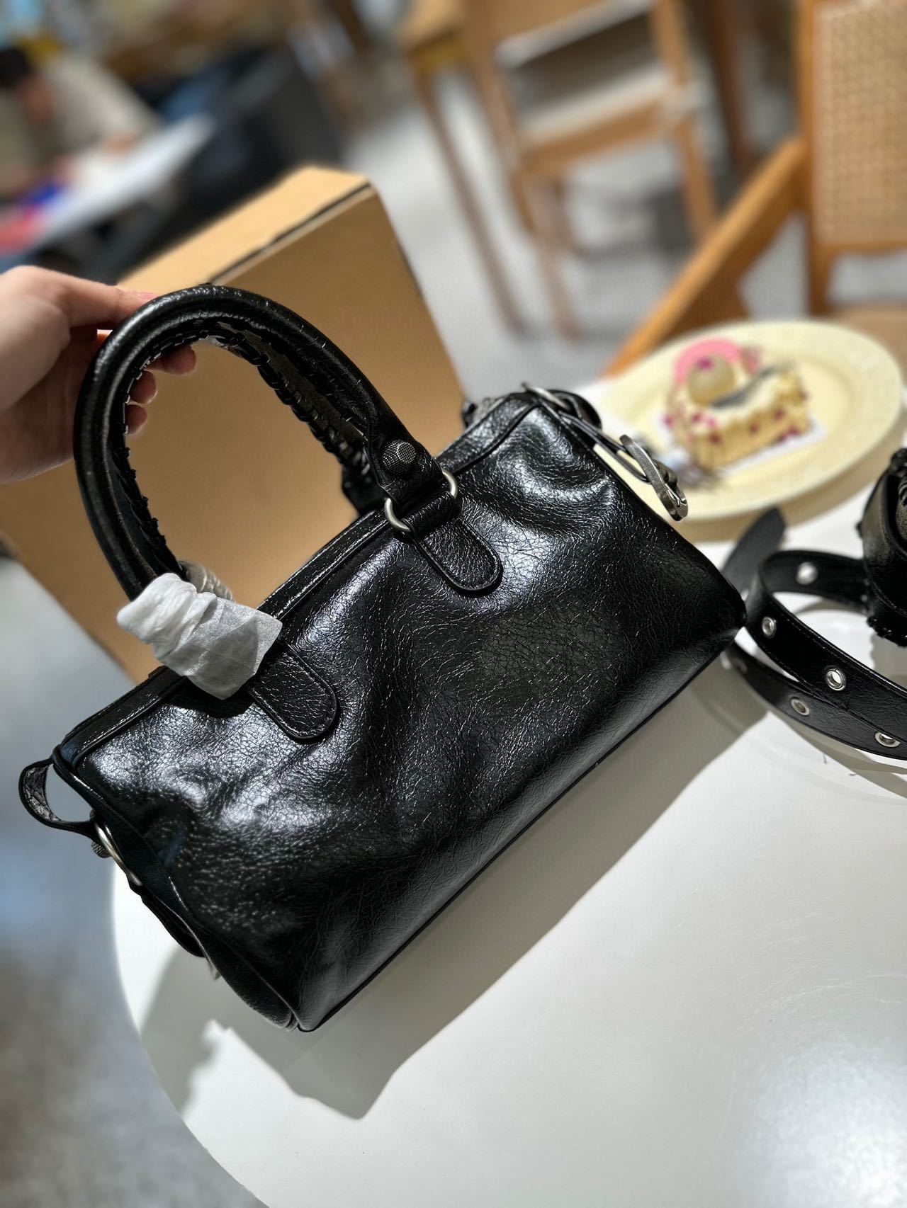 BALENCIAGA ☆ Le Cagole ショルダーバッグ