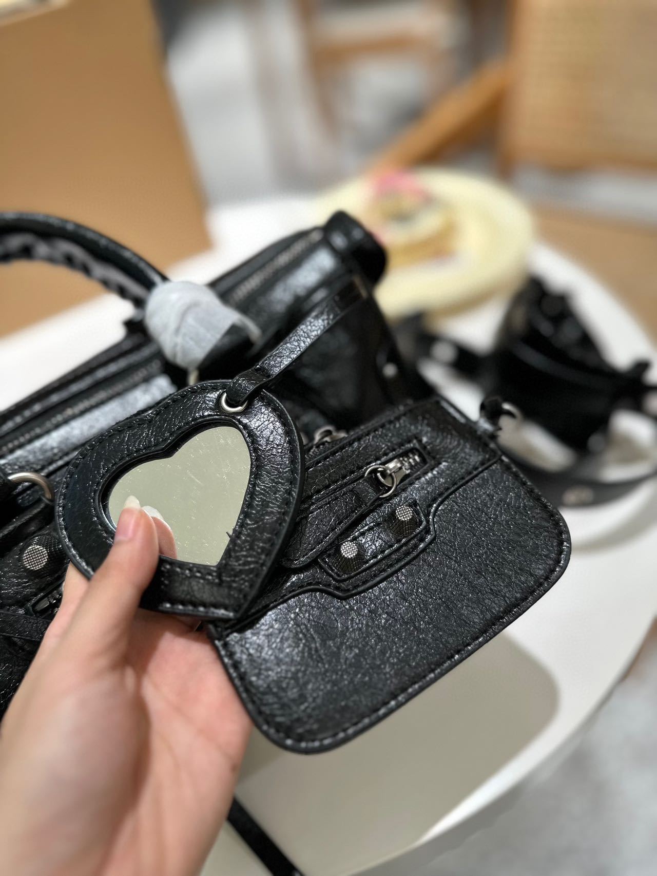 BALENCIAGA ☆ Le Cagole ショルダーバッグ