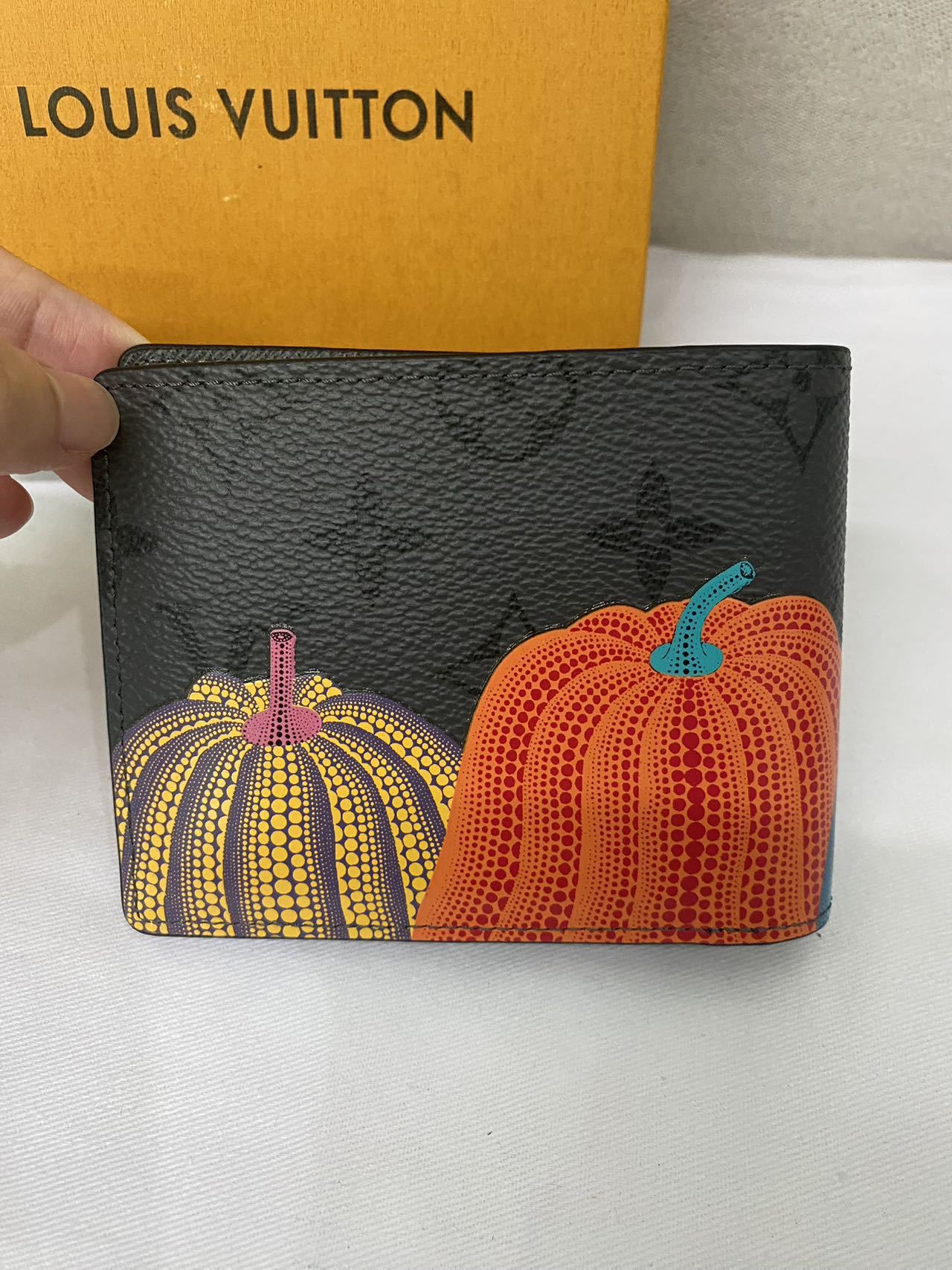 【Louis Vuitton】草間彌生コラボ ポルトフォイユ・スレンダー