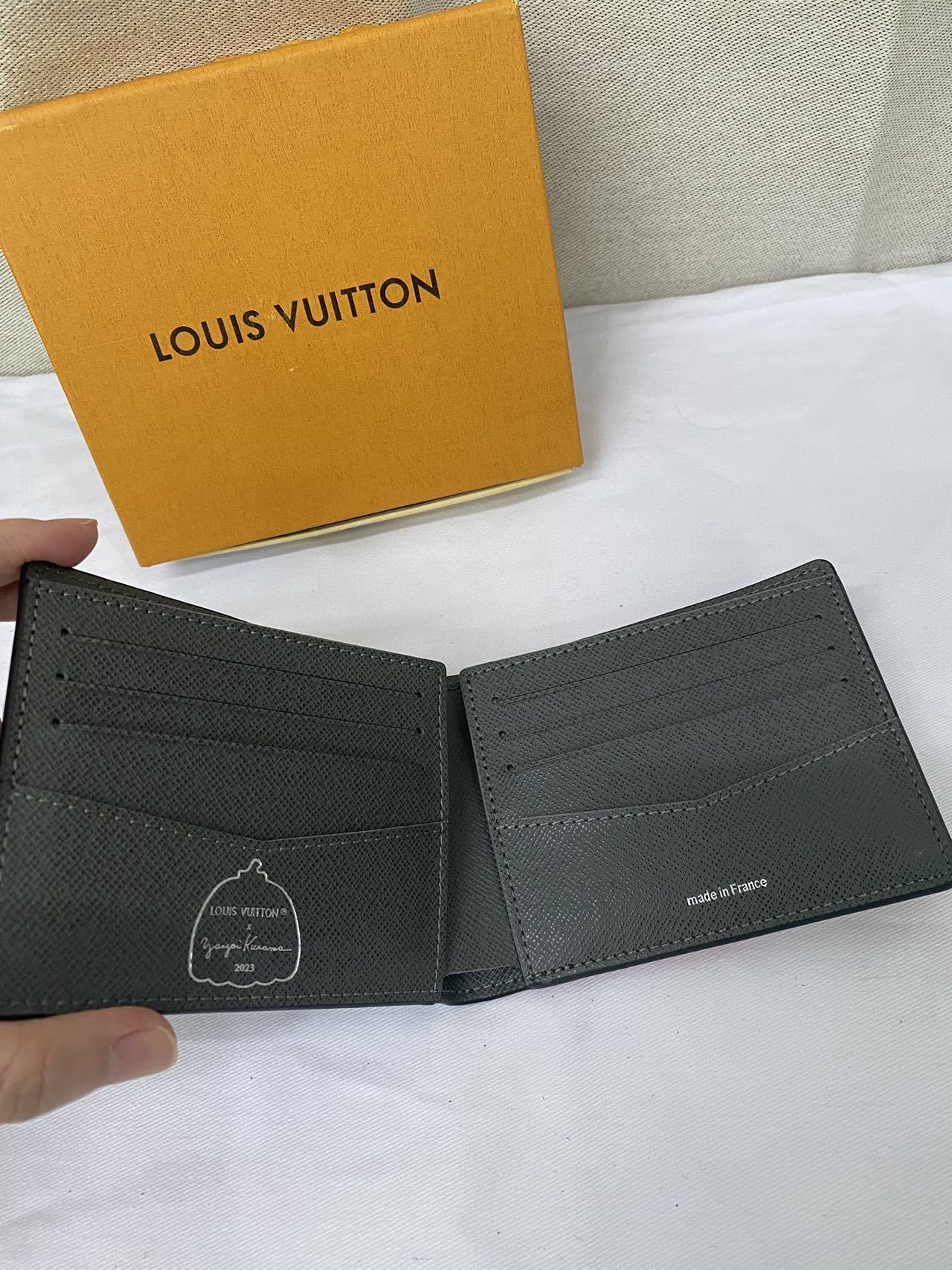 【Louis Vuitton】草間彌生コラボ ポルトフォイユ・スレンダー
