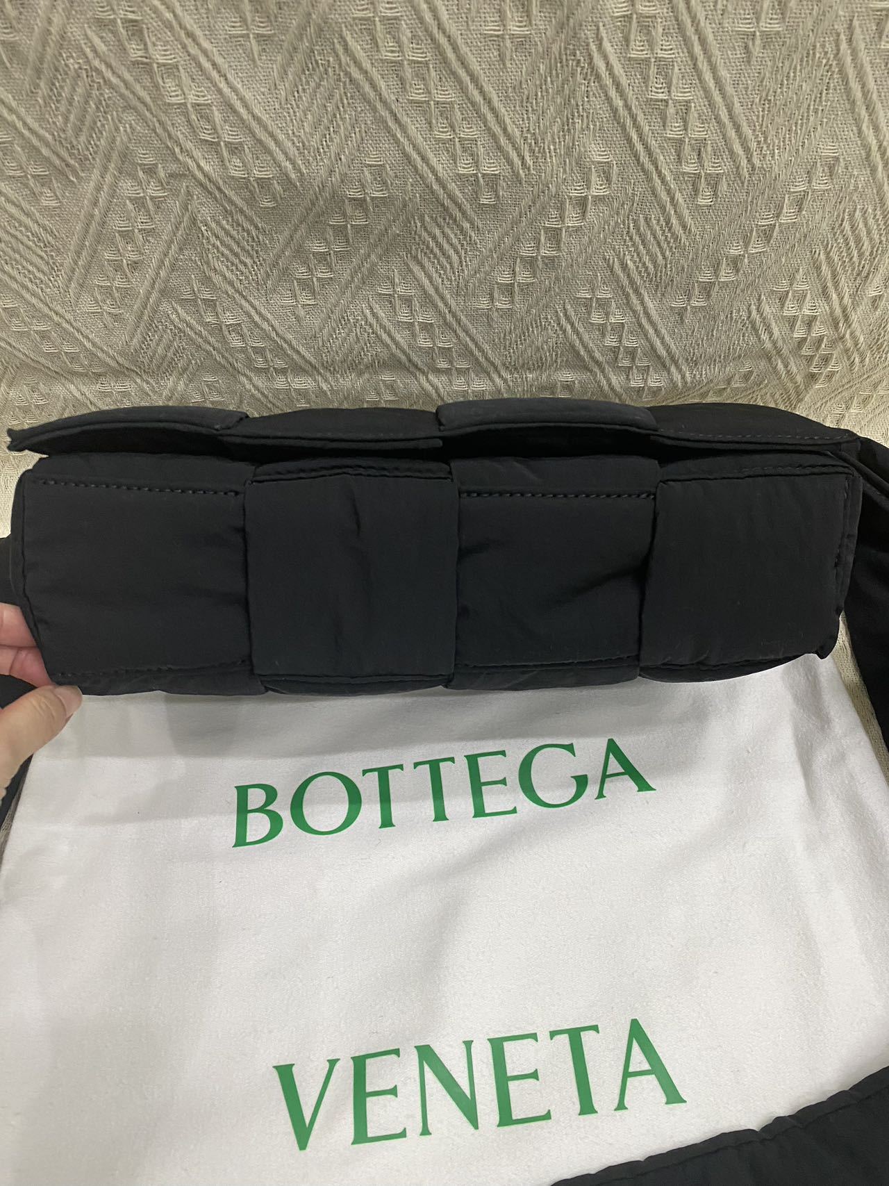 BOTTEGA VENETA/Tech Cassette クロスボディバッグ