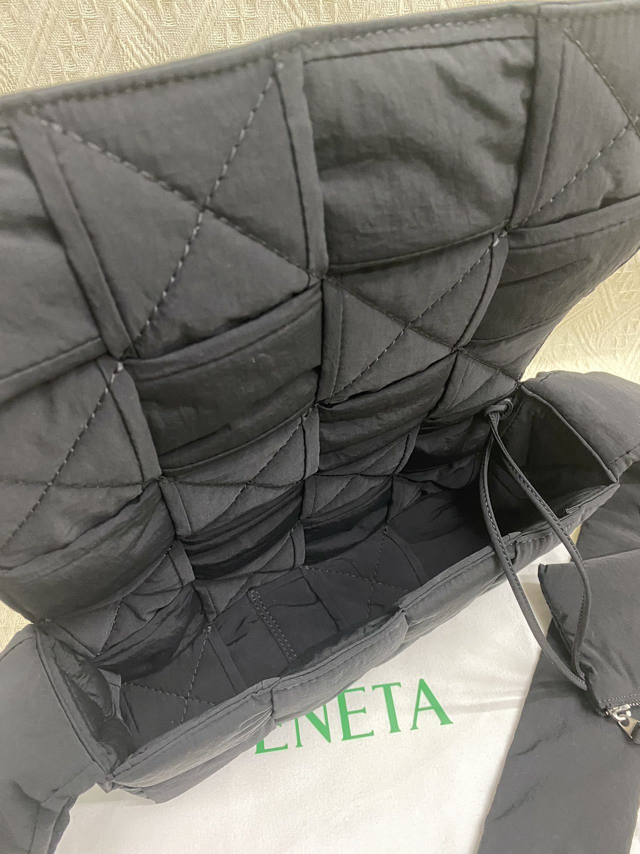 BOTTEGA VENETA/Tech Cassette クロスボディバッグ