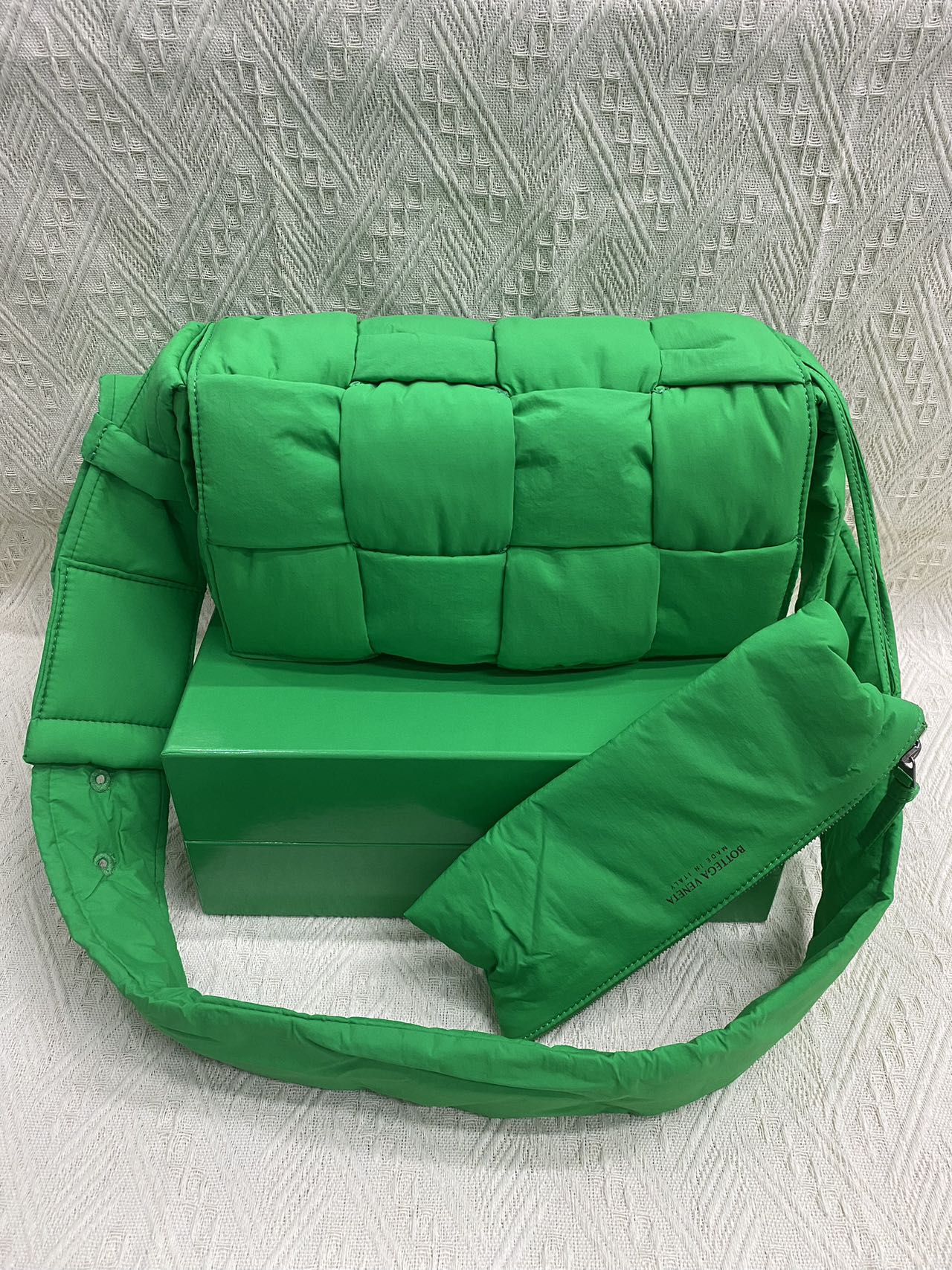 BOTTEGA VENETA/Tech Cassette クロスボディバッグ