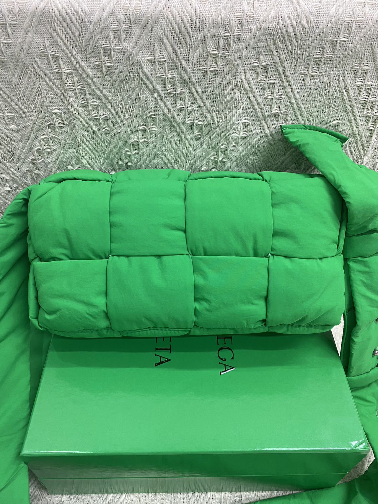 BOTTEGA VENETA/Tech Cassette クロスボディバッグ