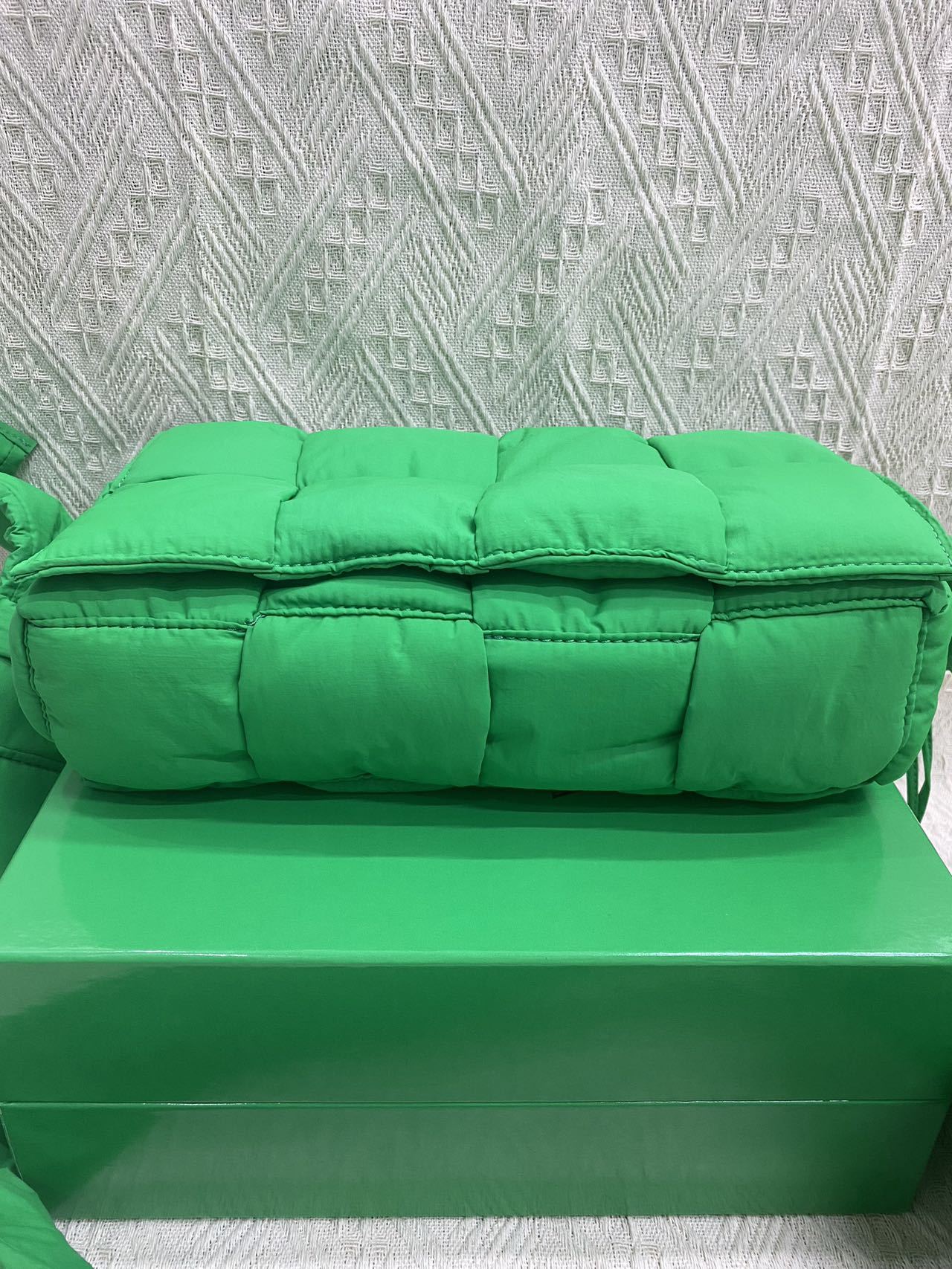 BOTTEGA VENETA/Tech Cassette クロスボディバッグ