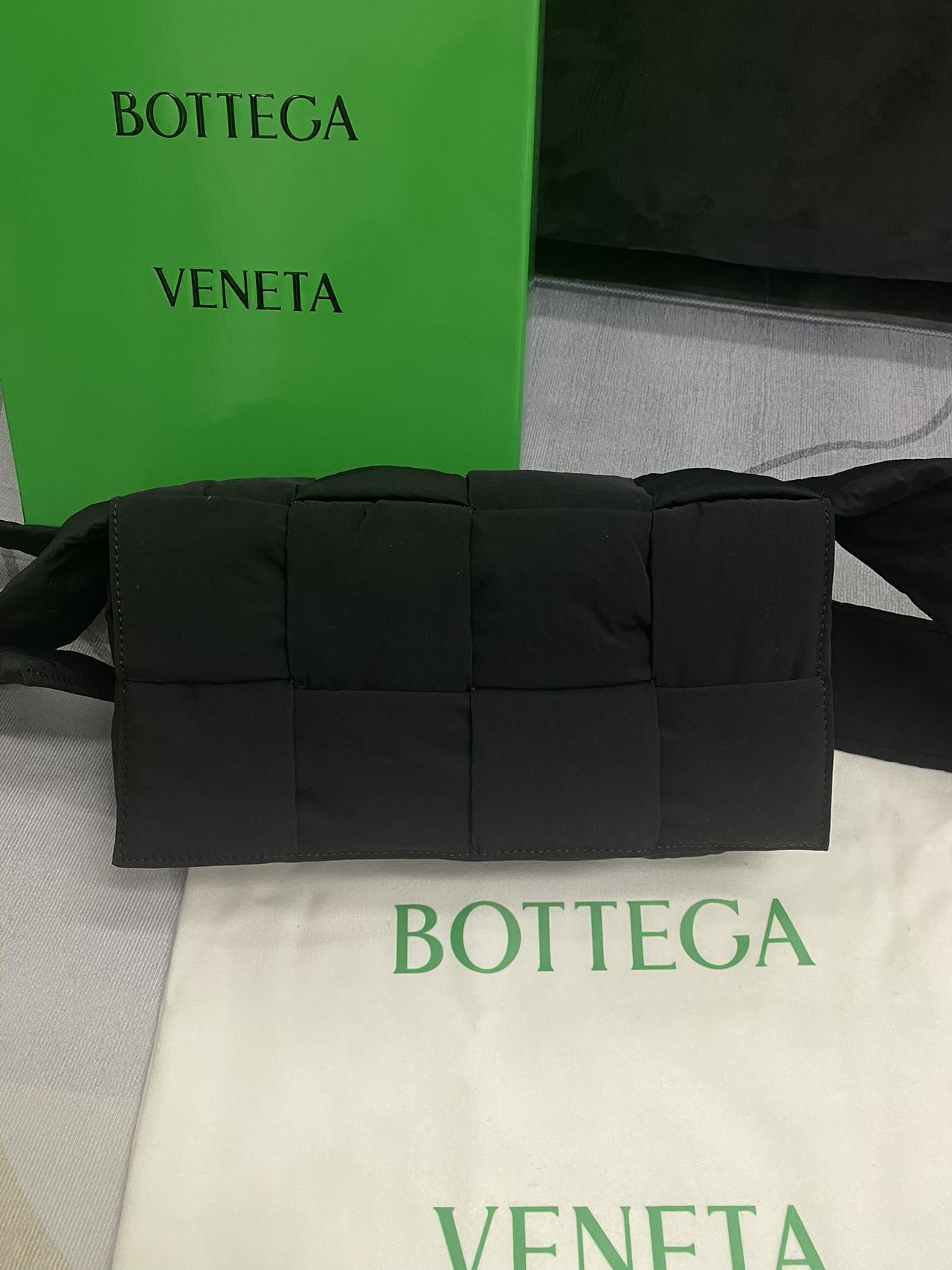 BOTTEGA VENETA/Tech Cassette クロスボディバッグ