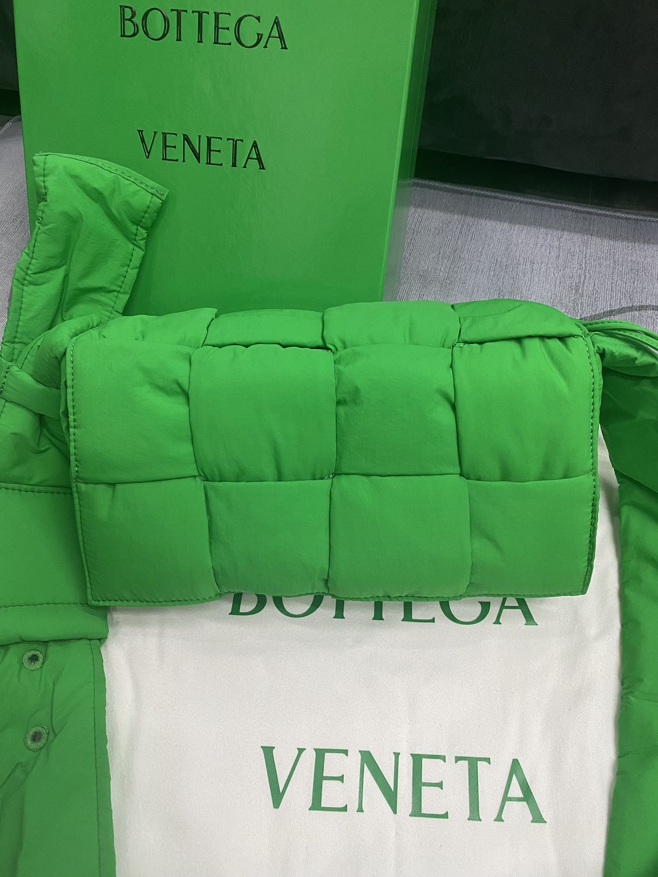 BOTTEGA VENETA/Tech Cassette クロスボディバッグ