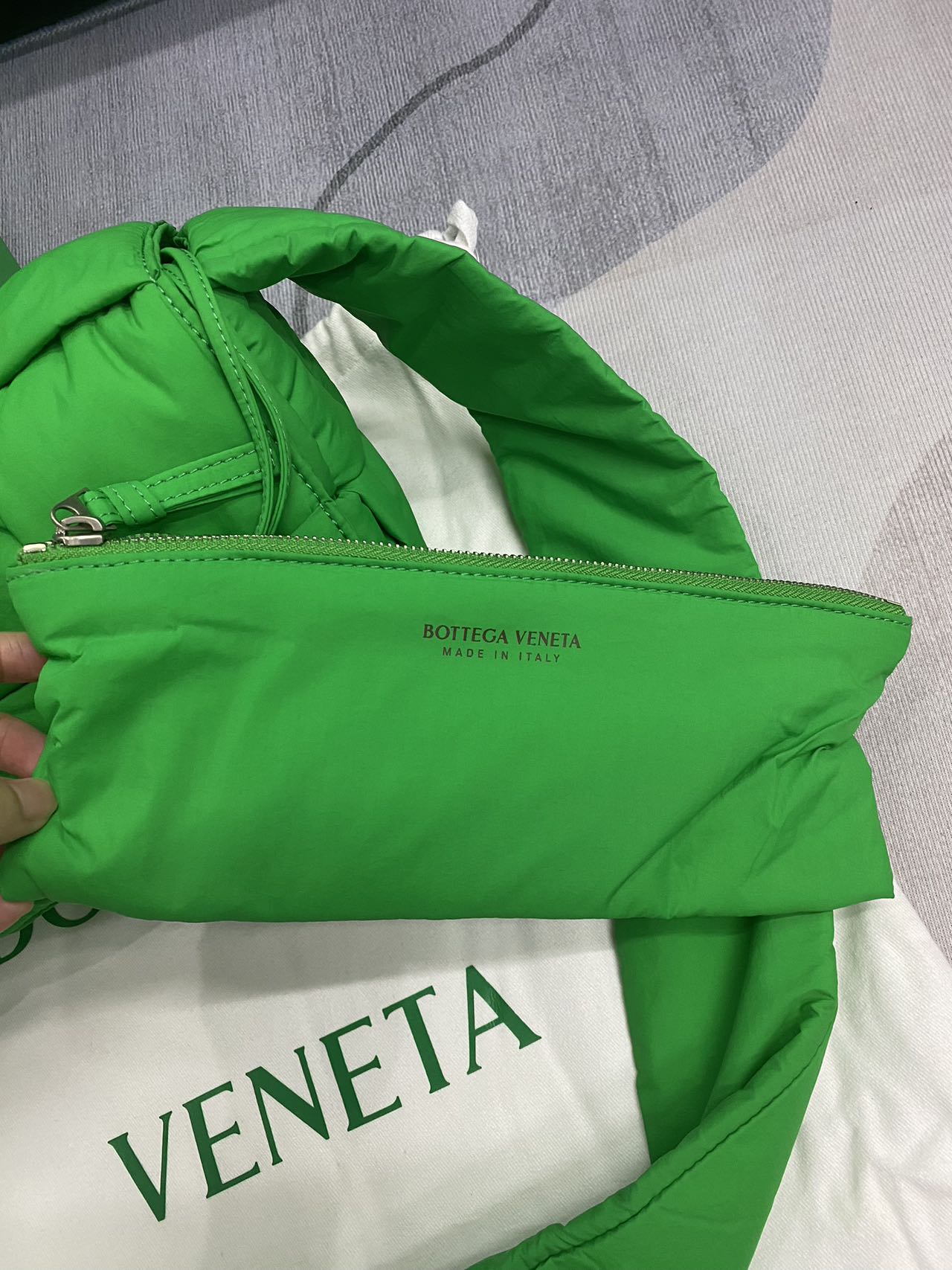 BOTTEGA VENETA/Tech Cassette クロスボディバッグ