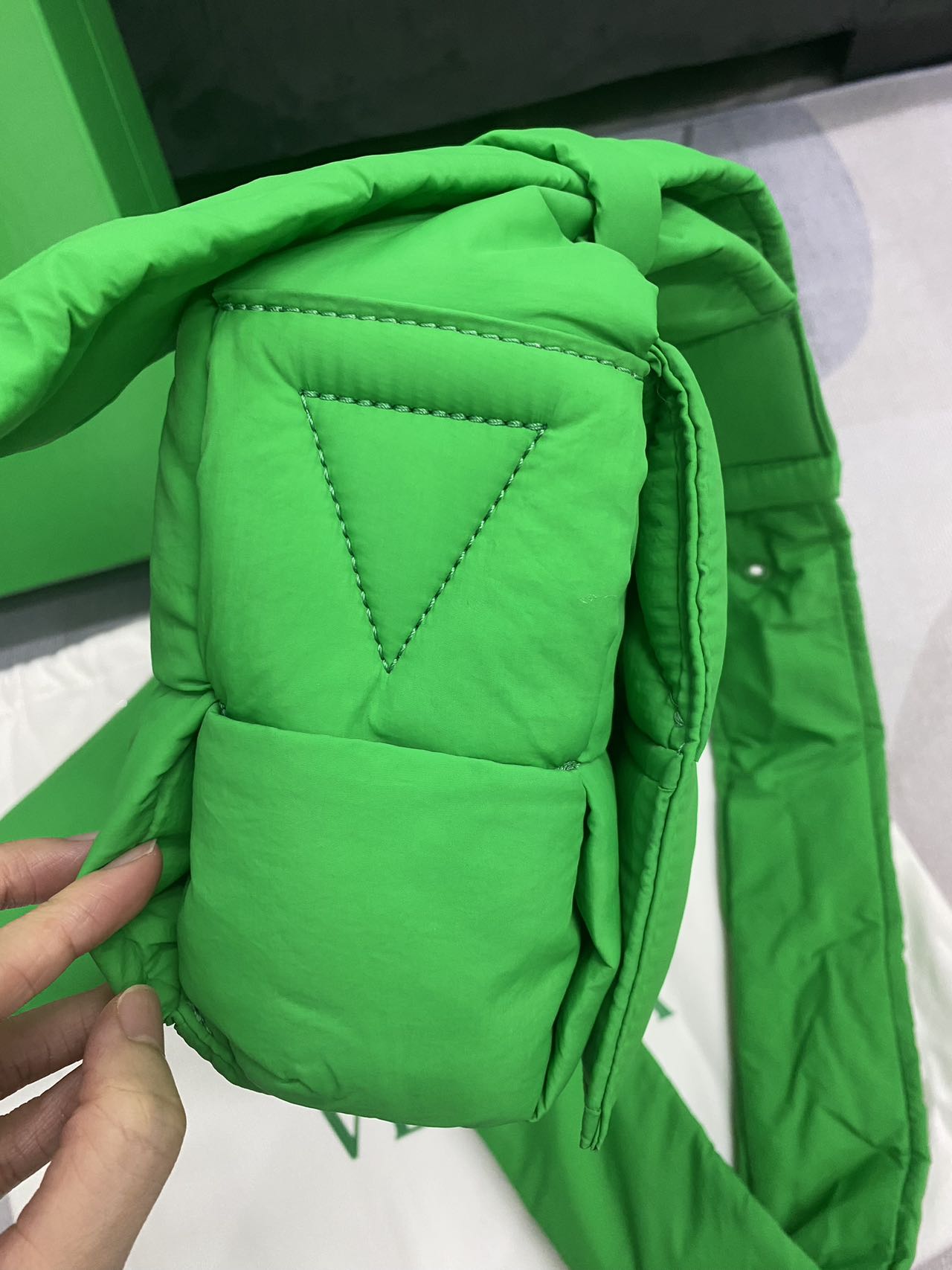 BOTTEGA VENETA/Tech Cassette クロスボディバッグ