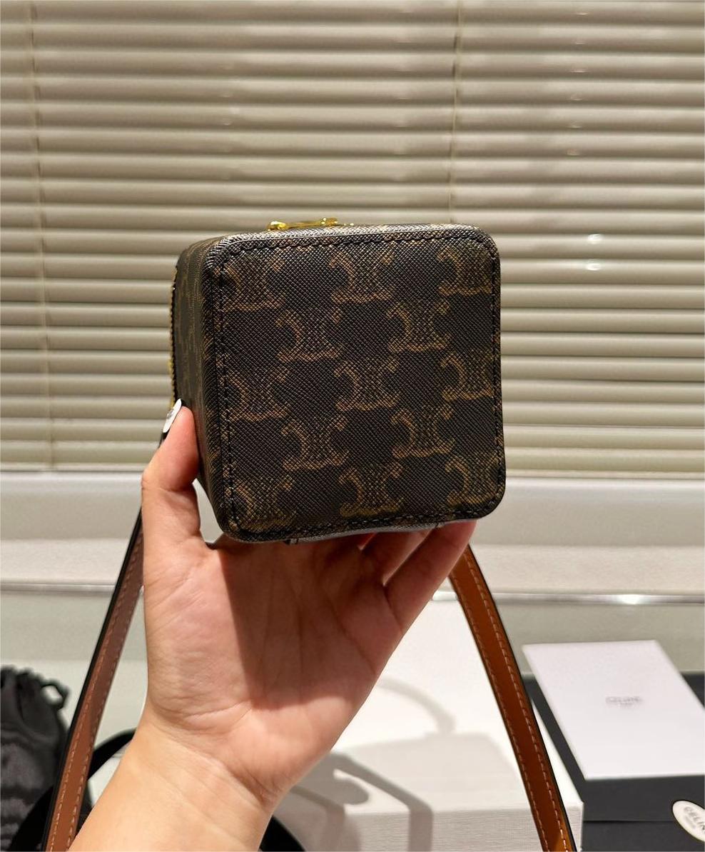 ★CELINE ミニ バニティーケース