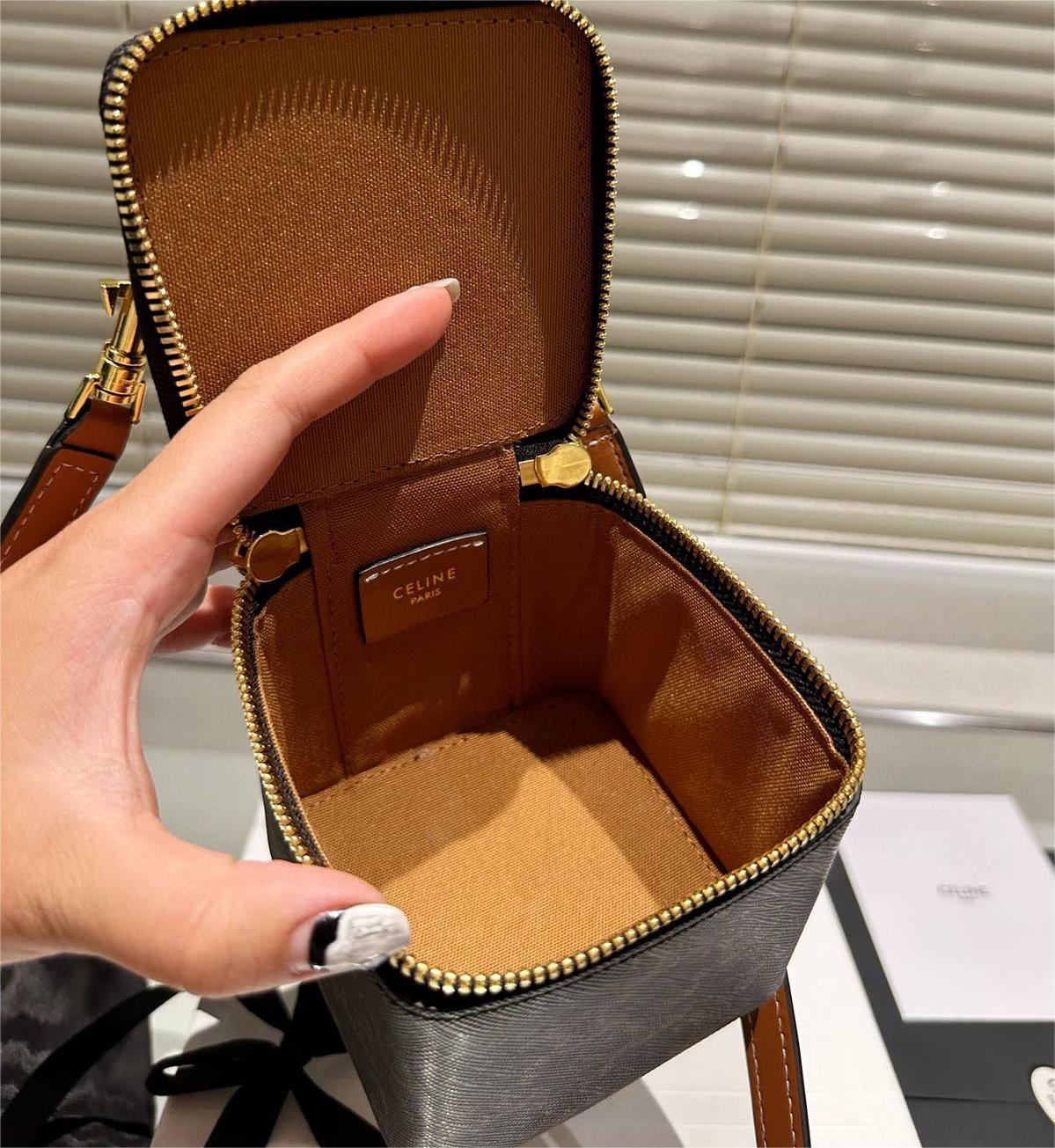 ★CELINE ミニ バニティーケース