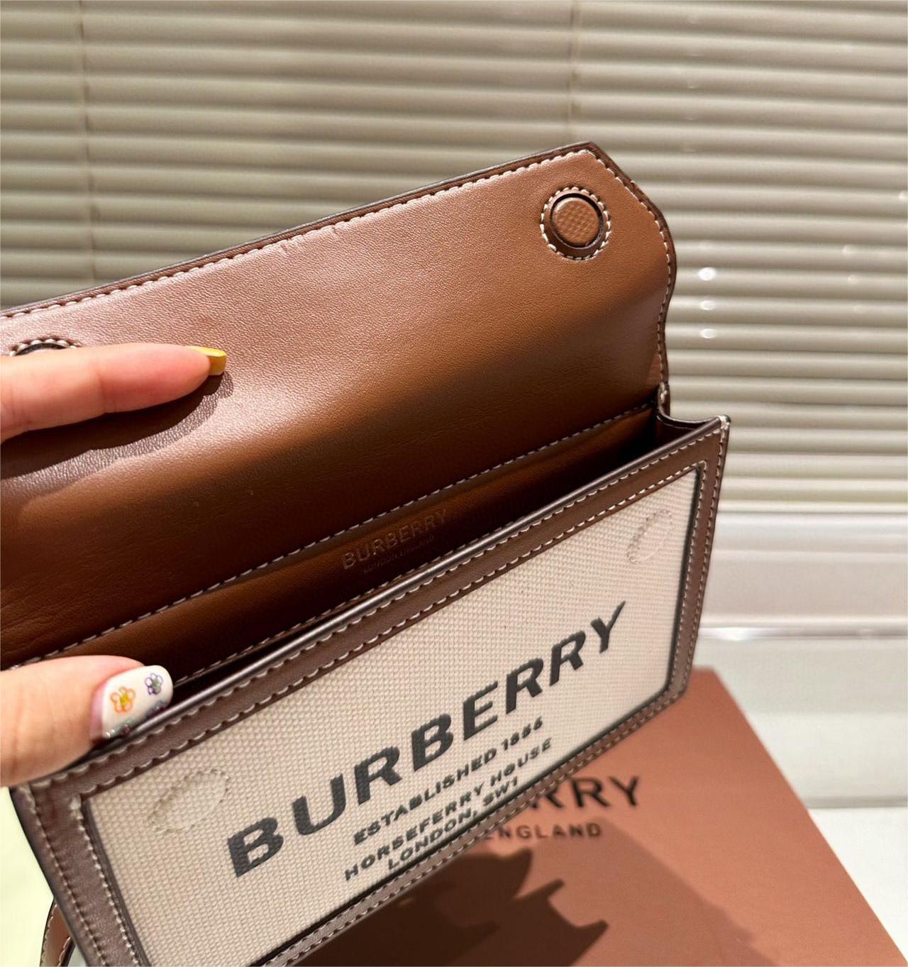 ☆Burberry バーバリー ノート クロスボディバッグ