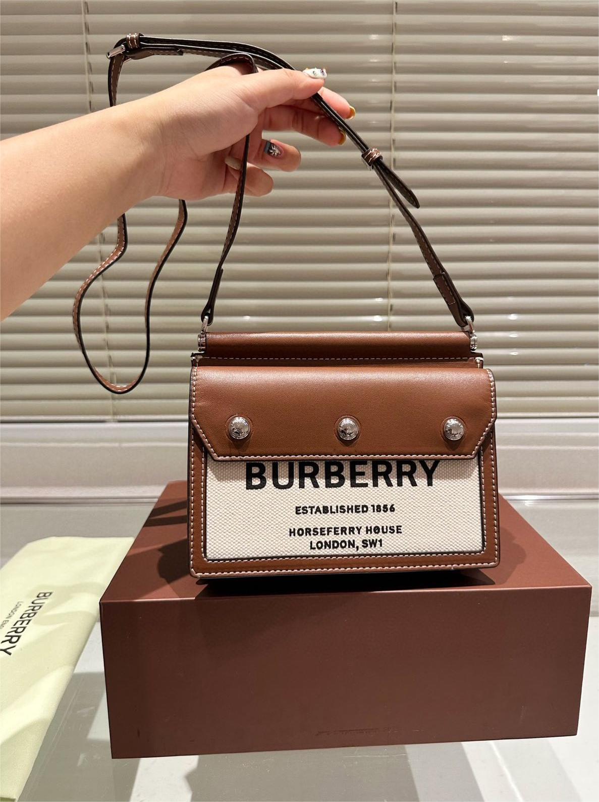 ☆Burberry バーバリー ノート クロスボディバッグ