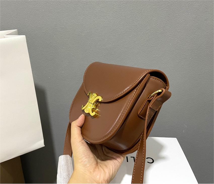 【CELINE】 TRIOMPH　ショルダーバッグ