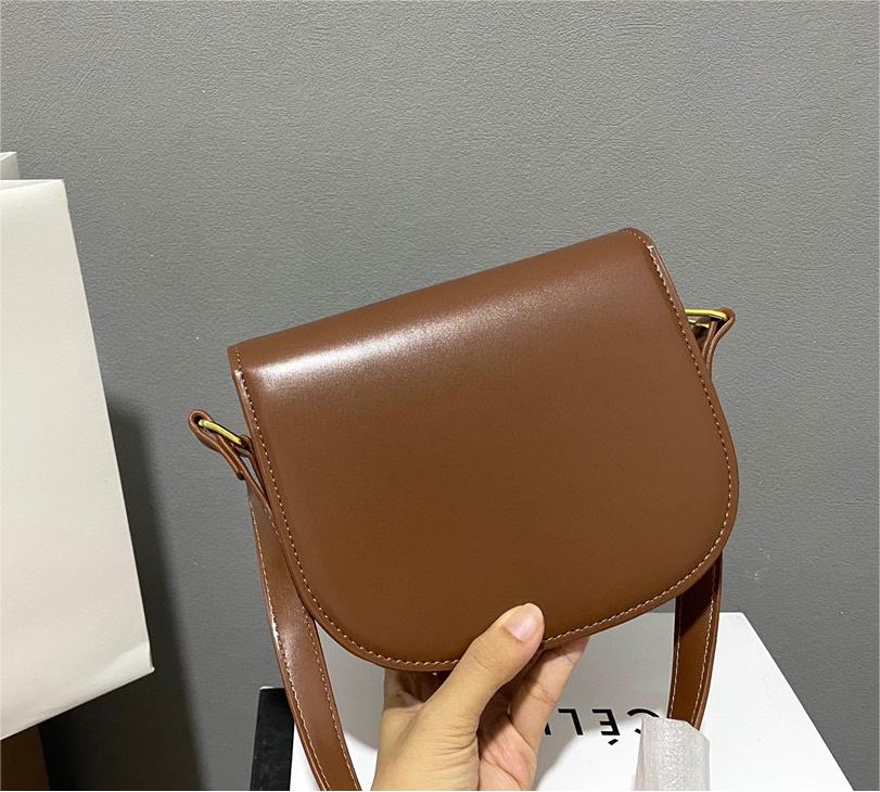 【CELINE】 TRIOMPH　ショルダーバッグ