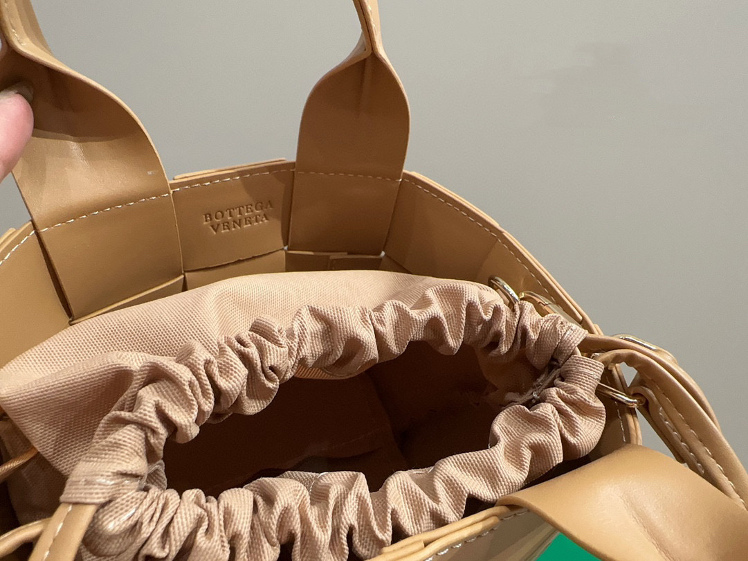 BOTTEGA VENETA ショルダーバッグ カセット ミニ