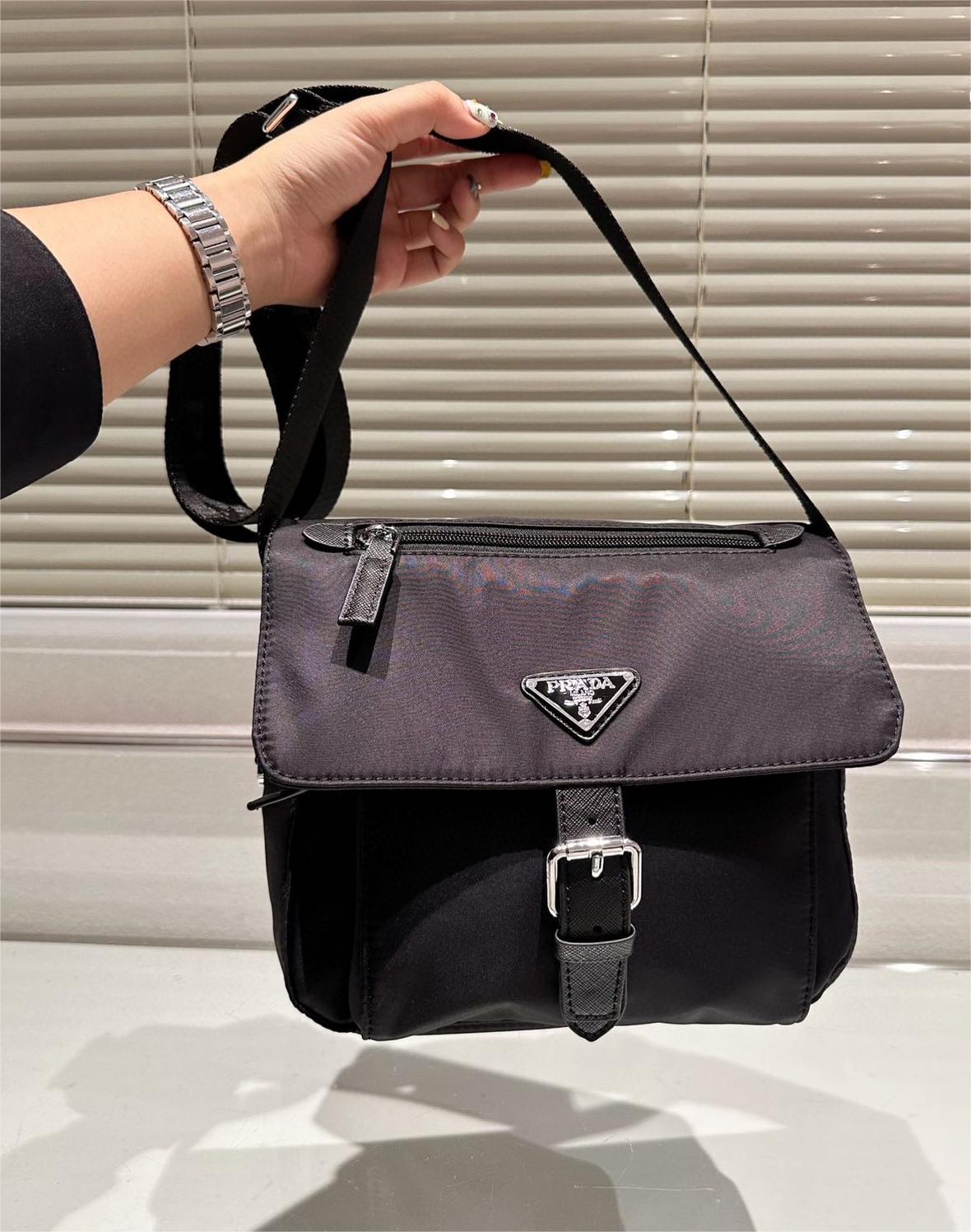 ★PRADA★Re-Nylon サフィアーノレザーショルダーバッグ